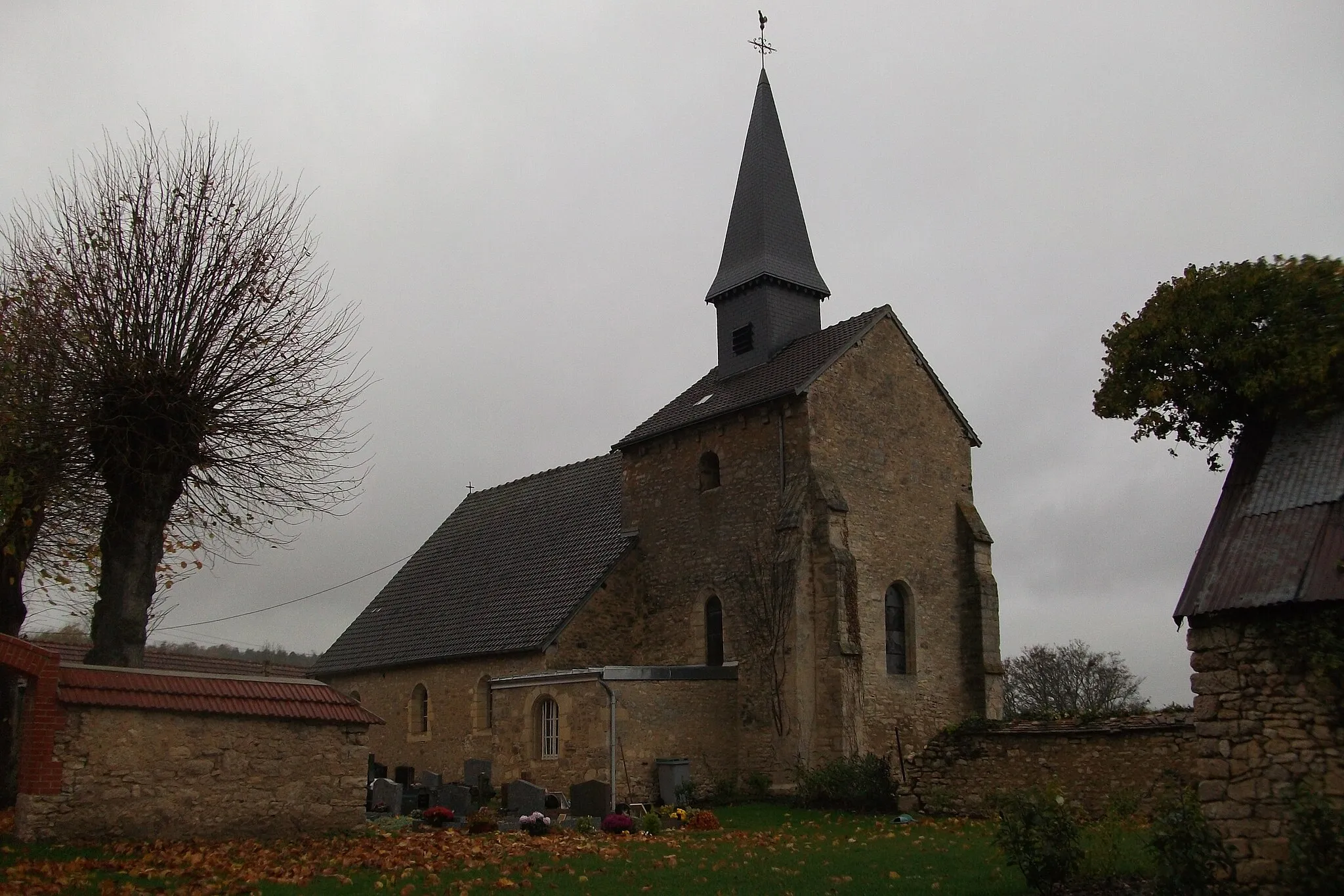 Photo showing: église d'Hourges.