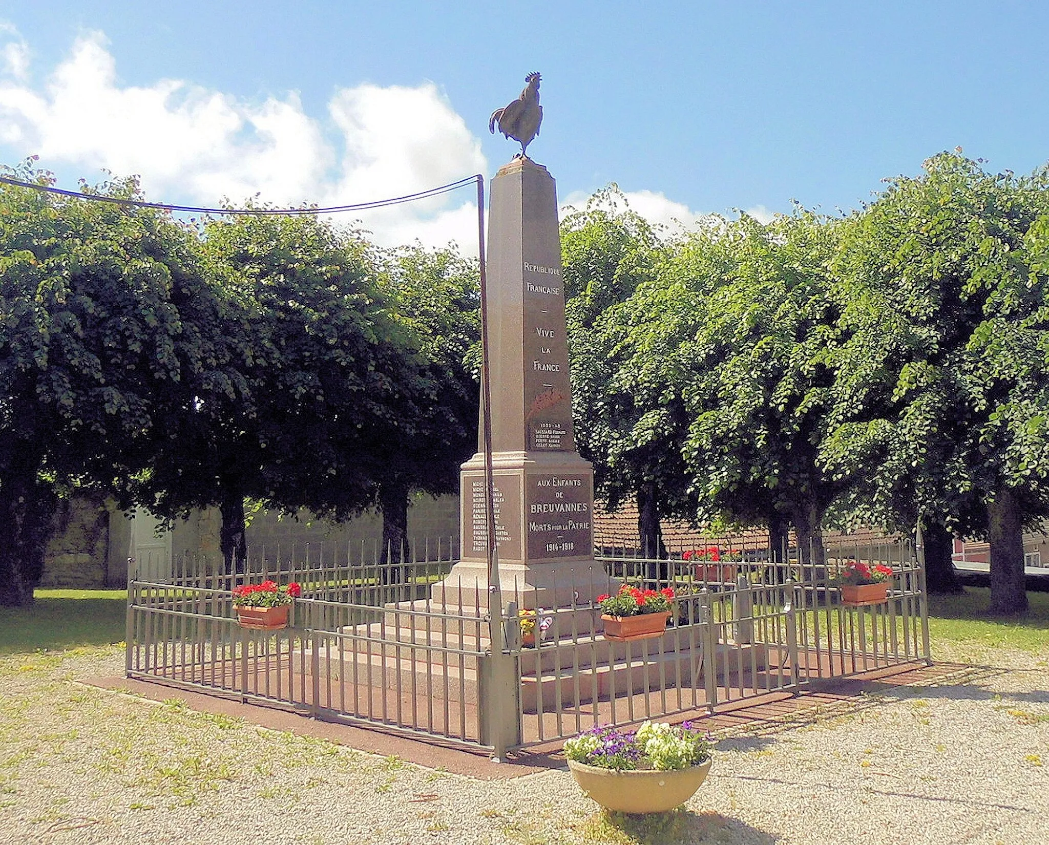 Photo showing: Le monument aux morts de Breuvannes-en-Bassigny