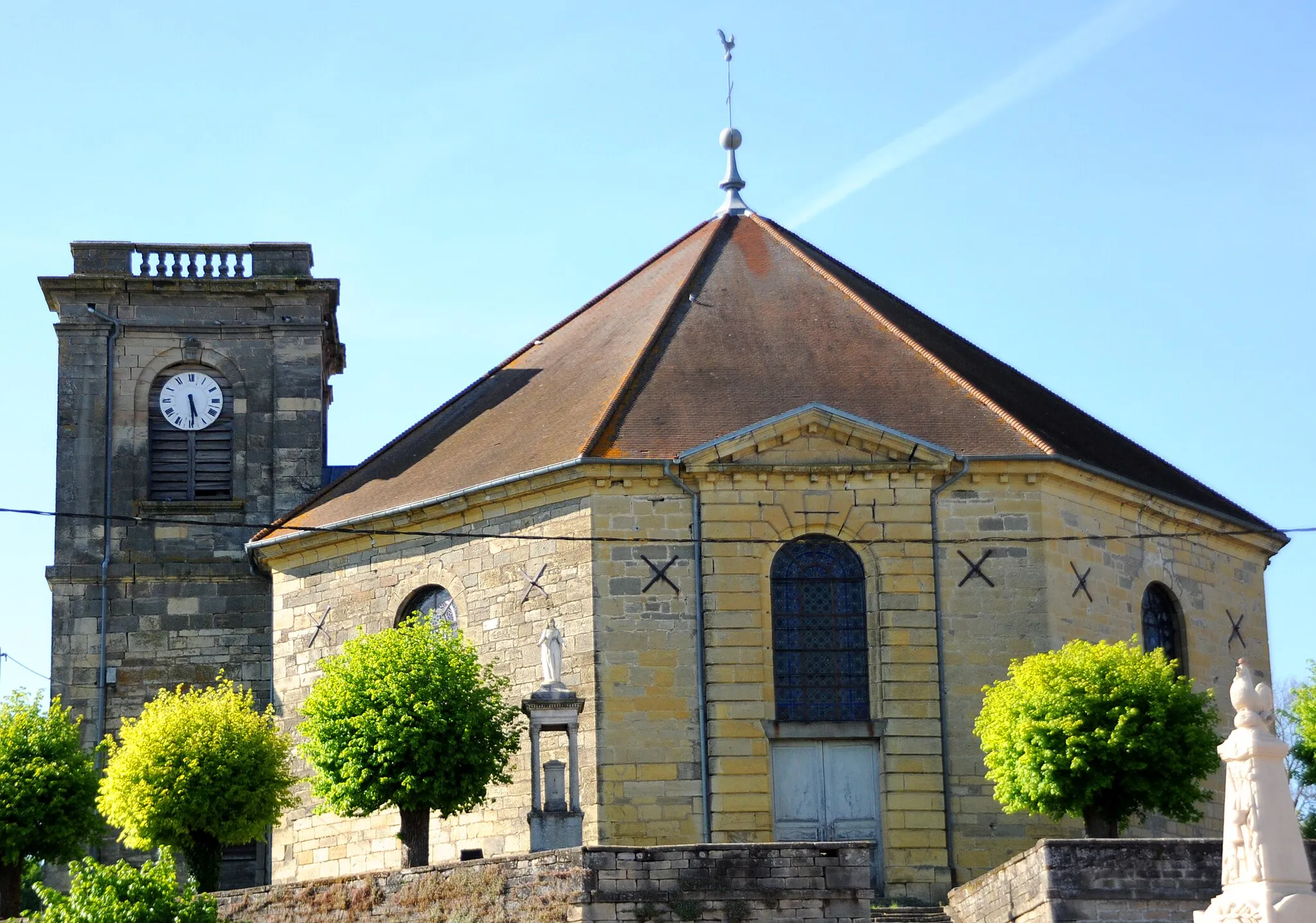 Photo showing: This building is indexed in the base Mérimée, a database of architectural heritage maintained by the French Ministry of Culture, under the reference PA00102120 .