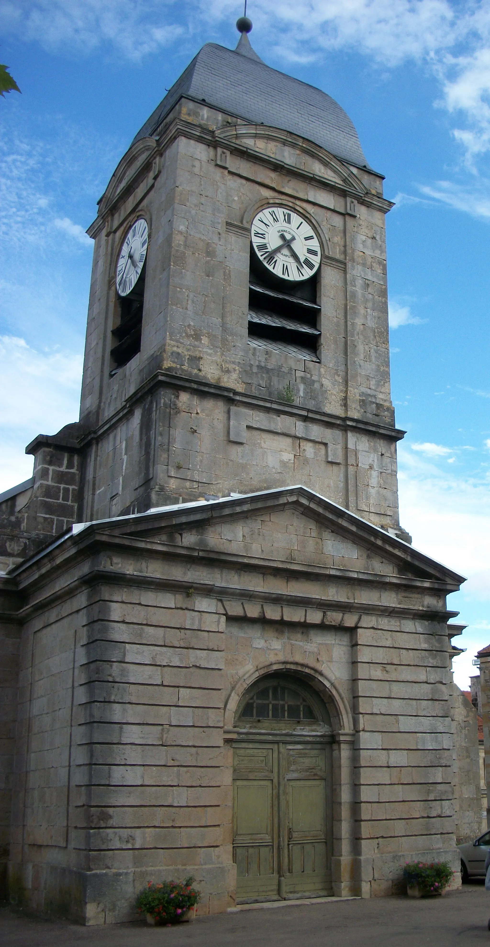 Photo showing: This building is inscrit au titre des monuments historiques de la France. It is indexed in the base Mérimée, a database of architectural heritage maintained by the French Ministry of Culture, under the reference PA00079211 .