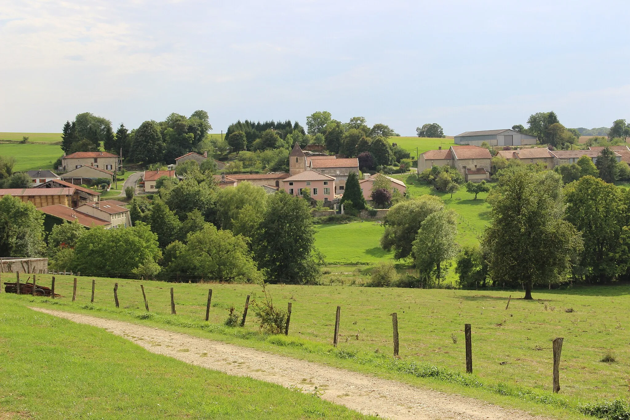 Photo showing: Aperçu du village
