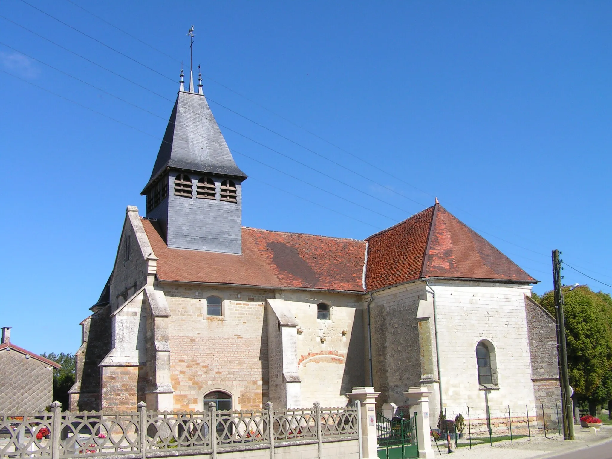 Photo showing: This building is indexed in the base Mérimée, a database of architectural heritage maintained by the French Ministry of Culture, under the reference PA00078019 .