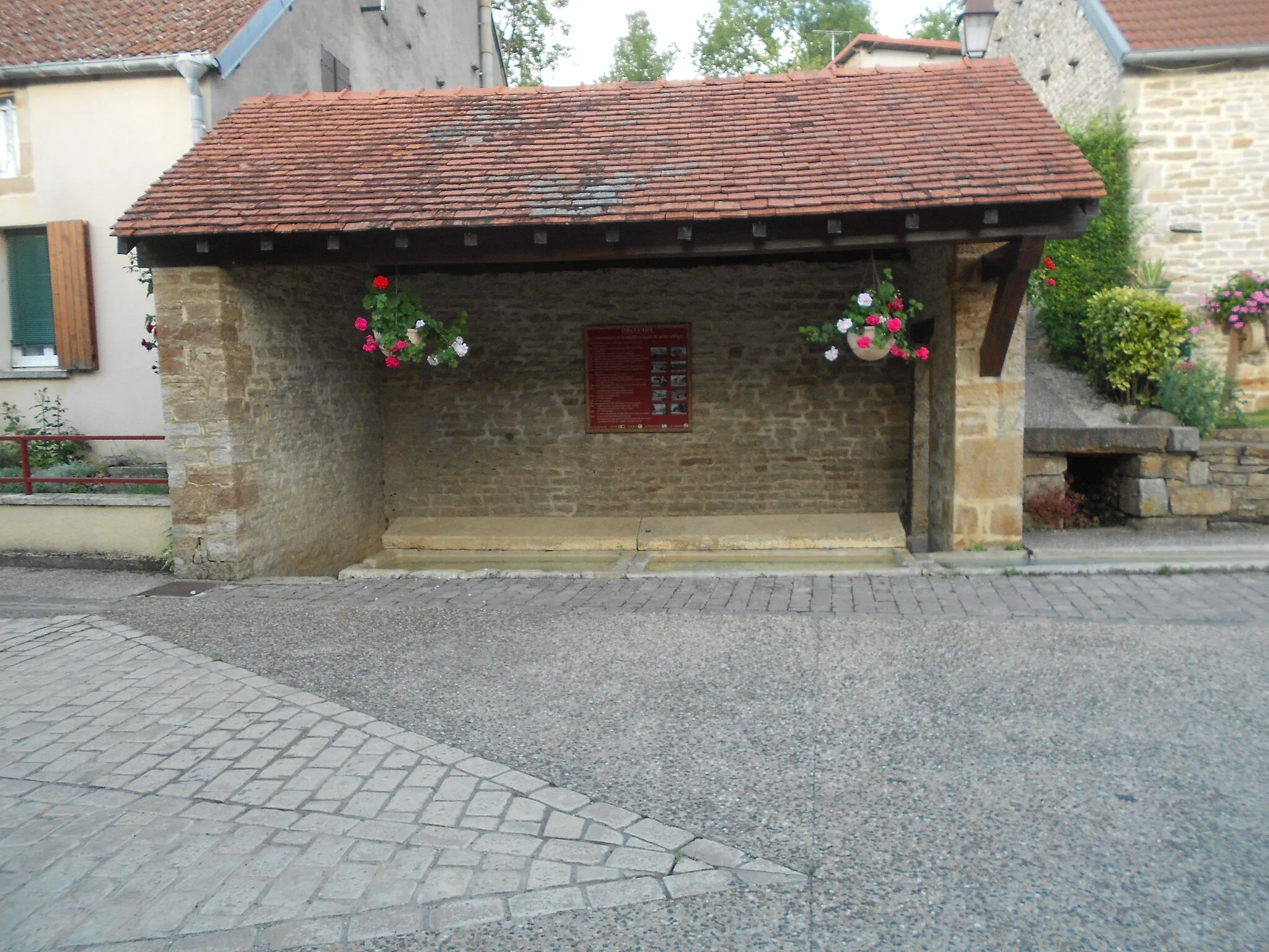 Photo showing: Lavoir d' Orcevaux