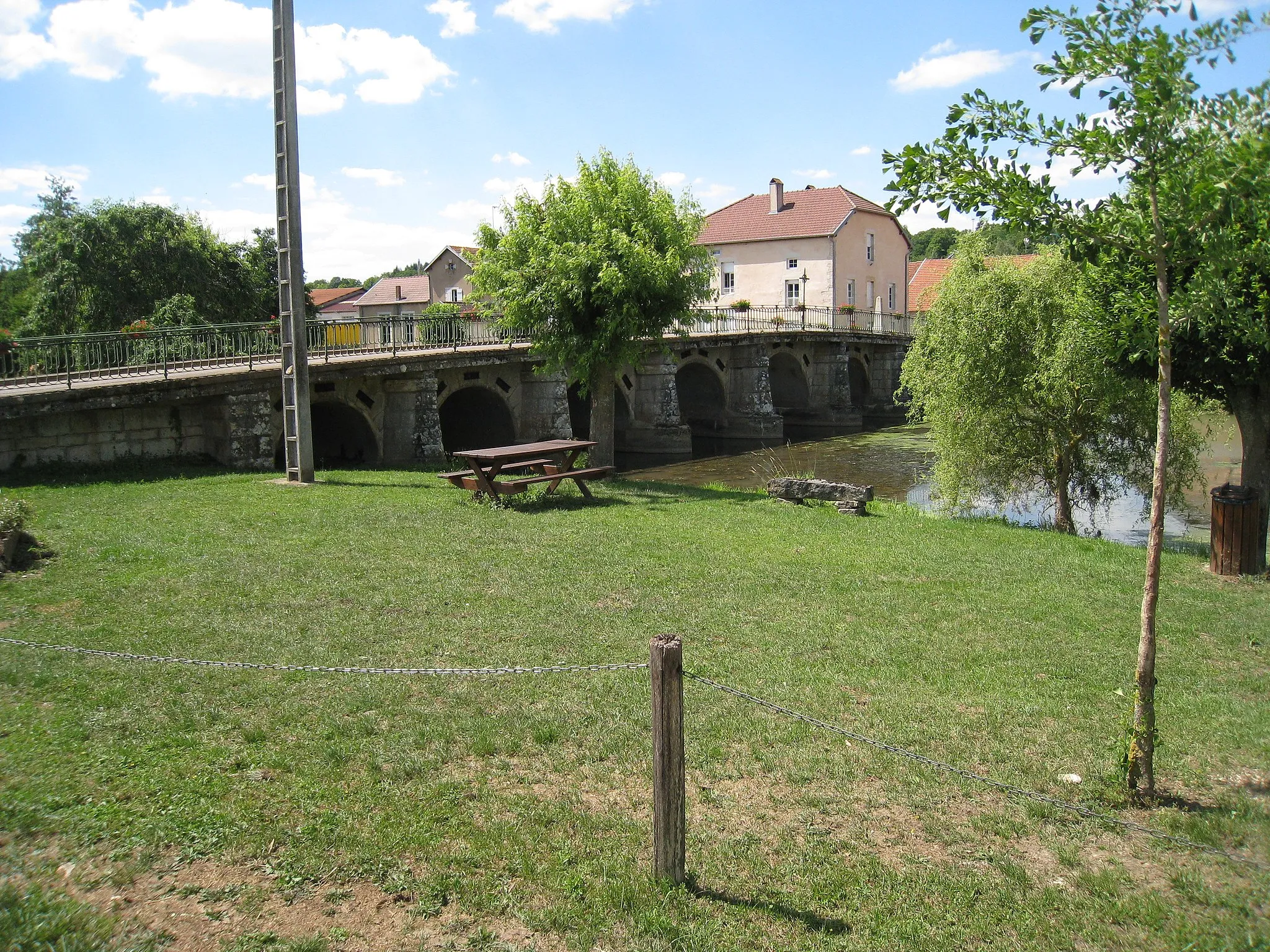 Photo showing: Pont à Grenant sur le Salon