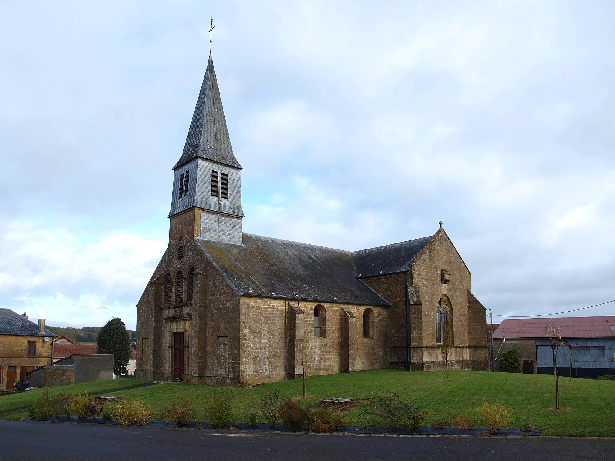Photo showing: Belleville-et-Châtillon-sur-Bar (Ardennes, France) ; village de Châtillon-sur-Bar ; l'église