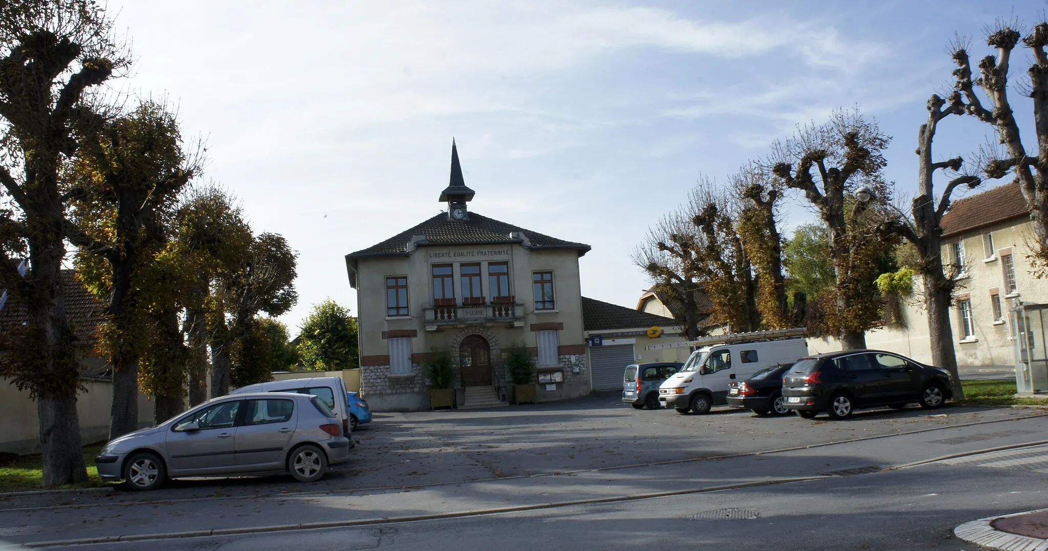 Photo showing: Vue de la Mairie_de Taissy.
