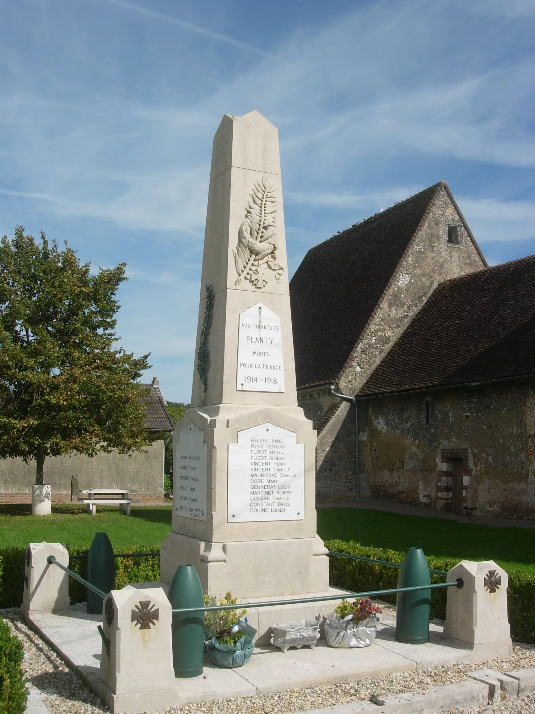 Photo showing: Monument aux morts de Planty