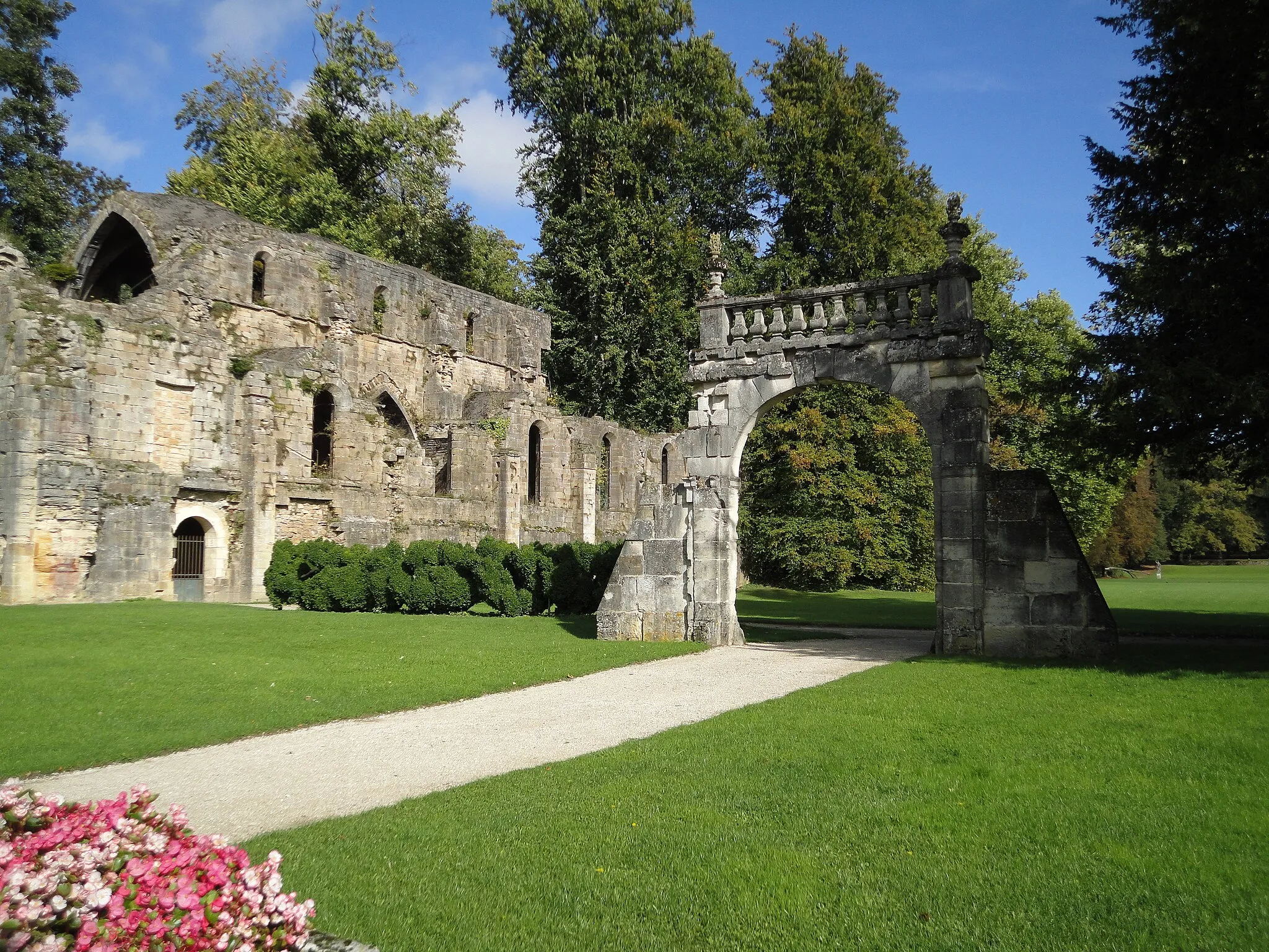 Photo showing: 51340 Trois-Fontaines-l'Abbaye, France