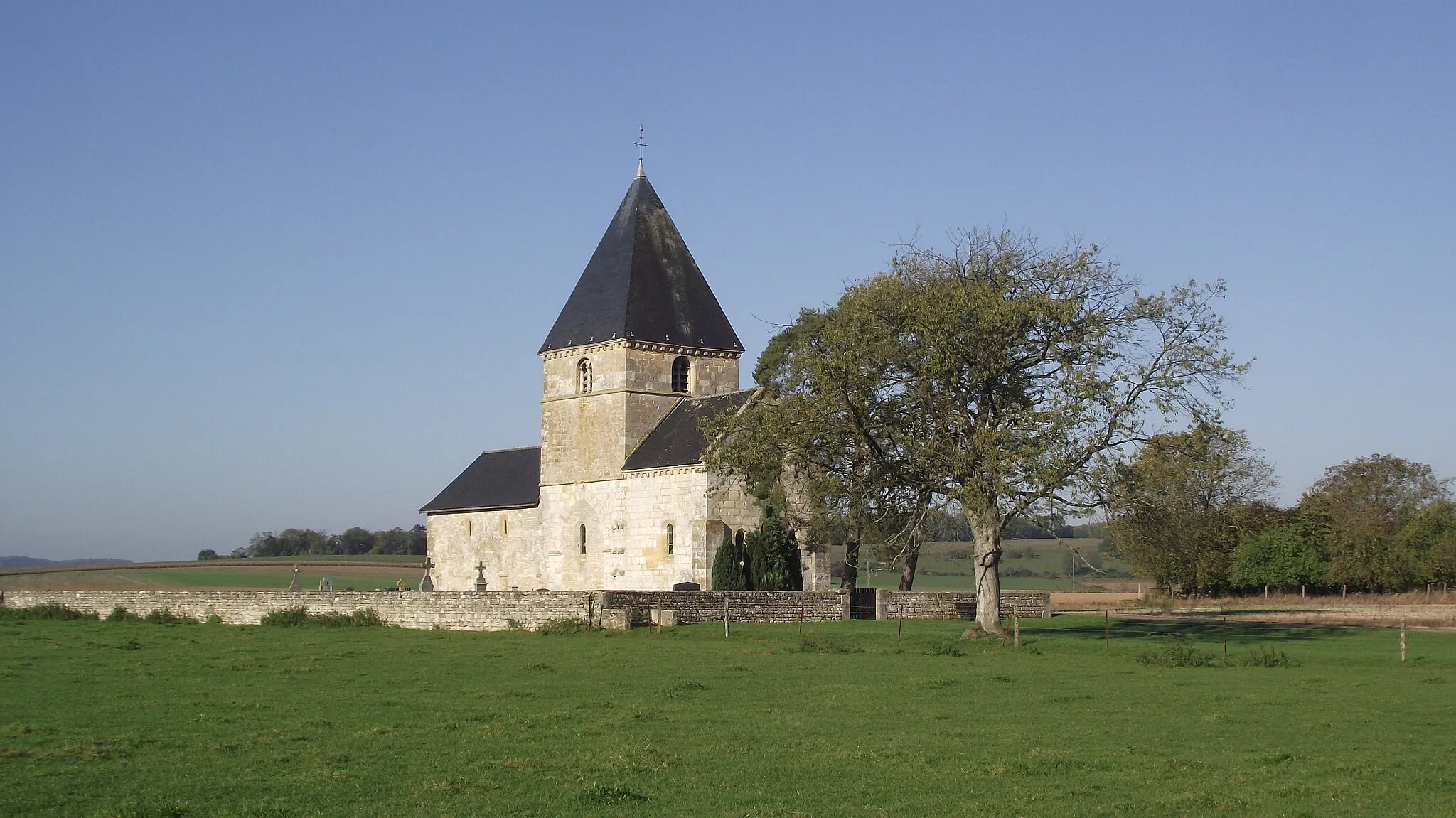 Photo showing: This building is inscrit au titre des monuments historiques de la France. It is indexed in the base Mérimée, a database of architectural heritage maintained by the French Ministry of Culture, under the reference PA00078423 .
