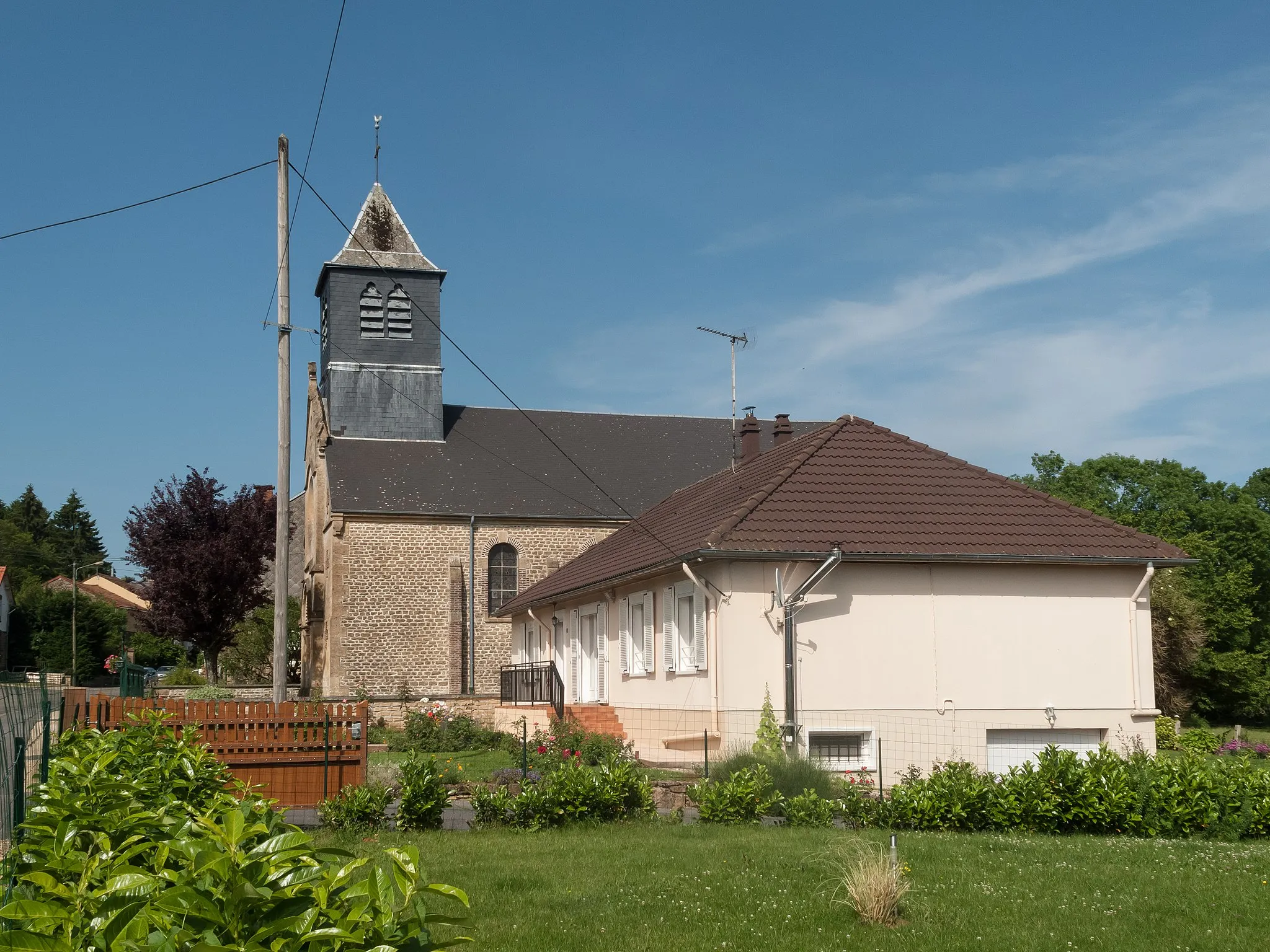Photo showing: La Chapelle, church
