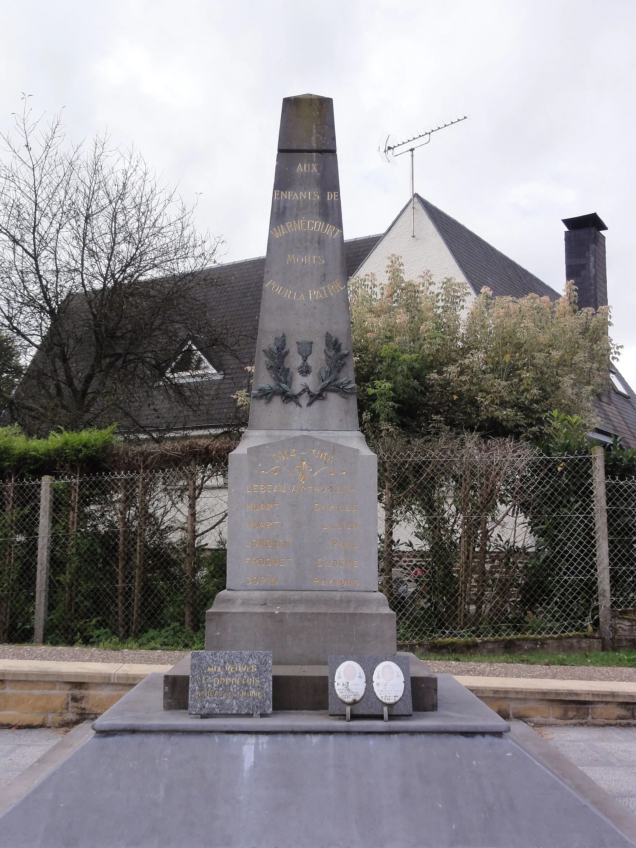 Photo showing: Warnécourt (Ardennes) monument aux morts