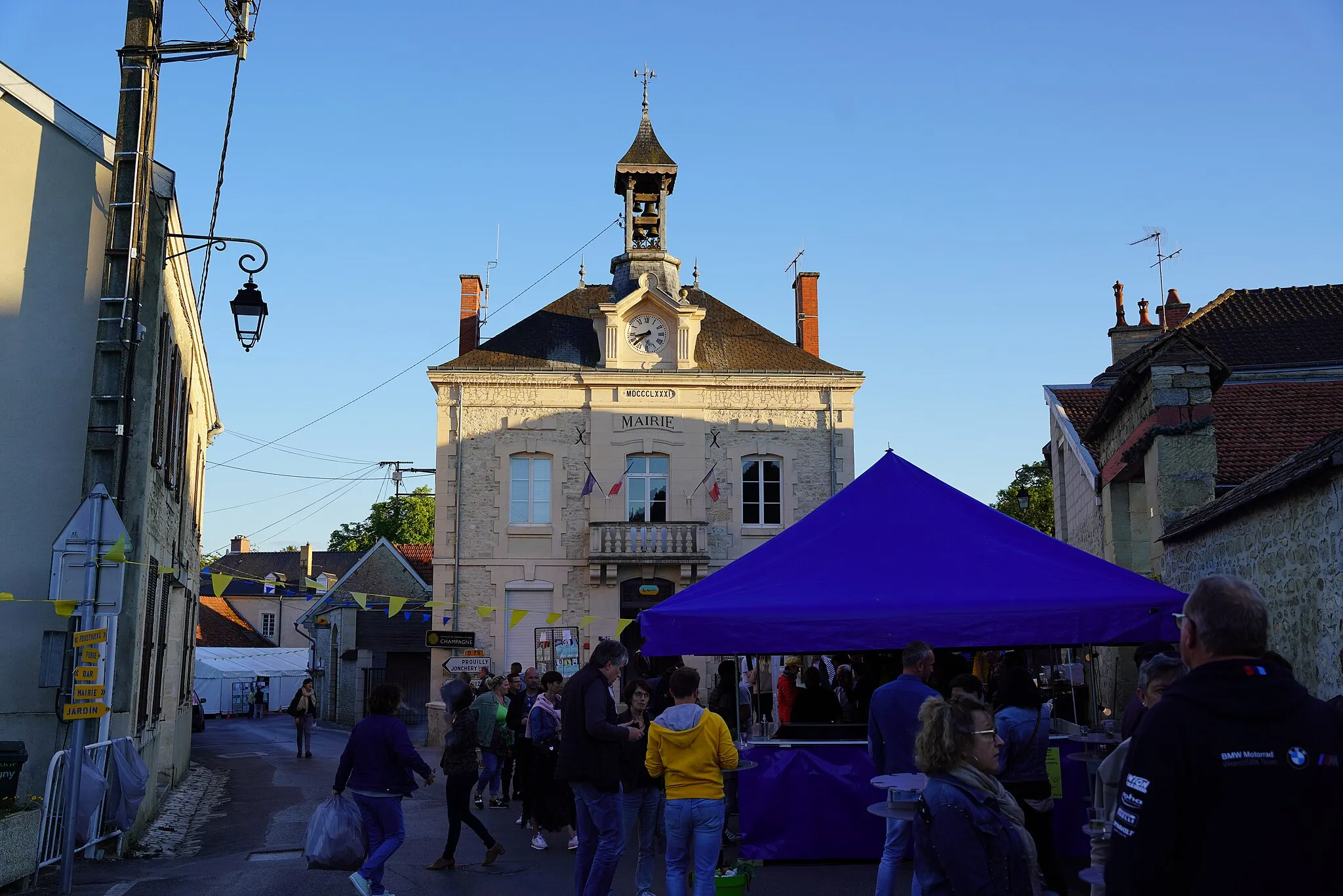 Photo showing: lors de la manifestation "DeS Courts et des Sons " de Trigny.