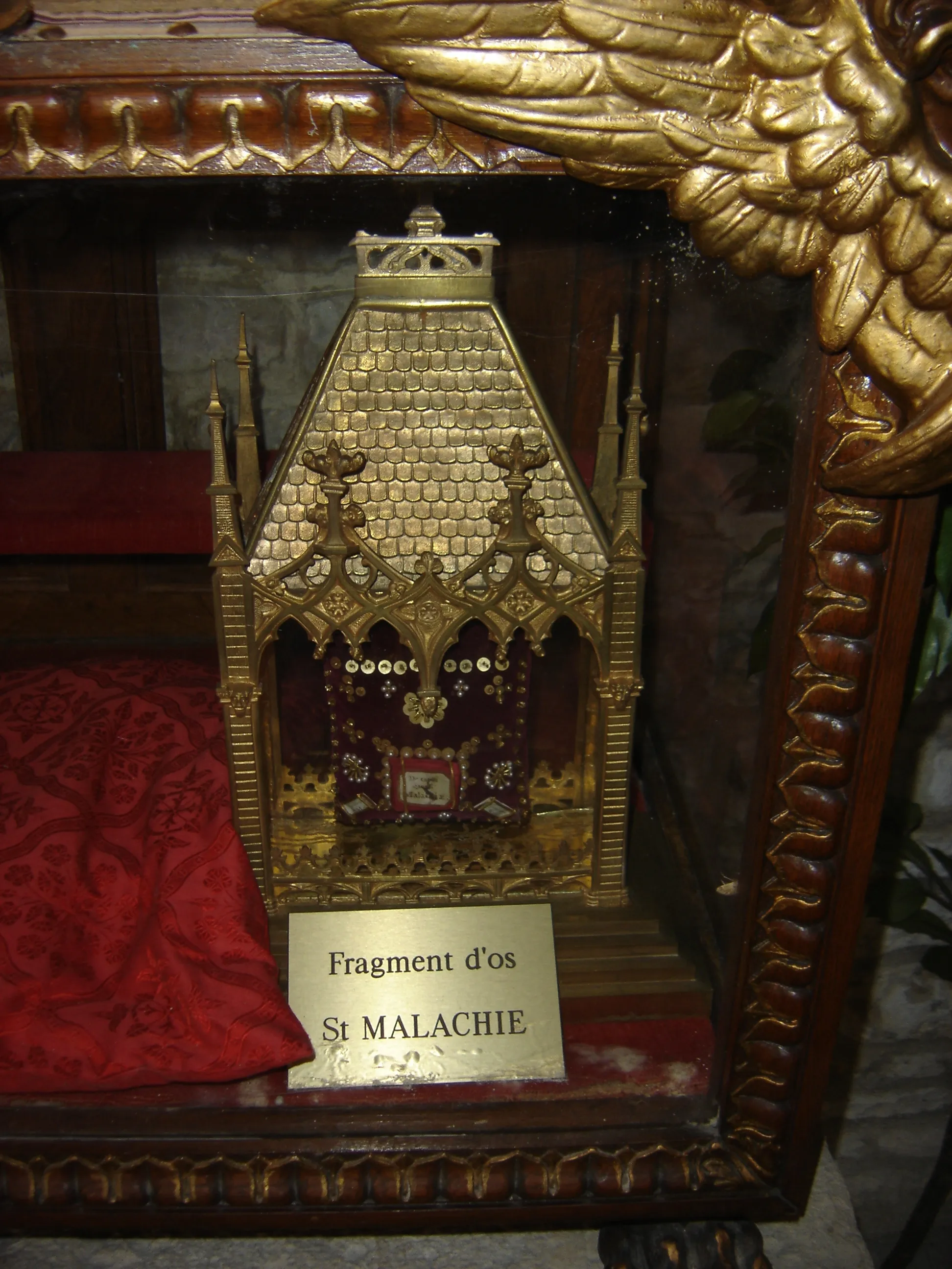Photo showing: Fragment d'os de Saint Malachie - église de Ville-sous-la-Ferté (Clairvaux) - Aube - France