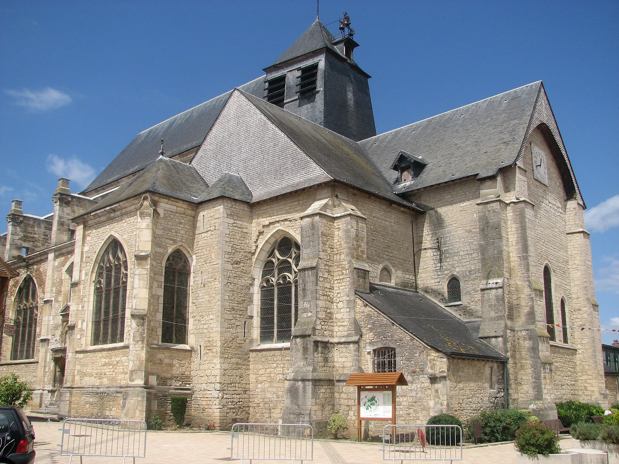 Photo showing: Église de Chaource (Aube)