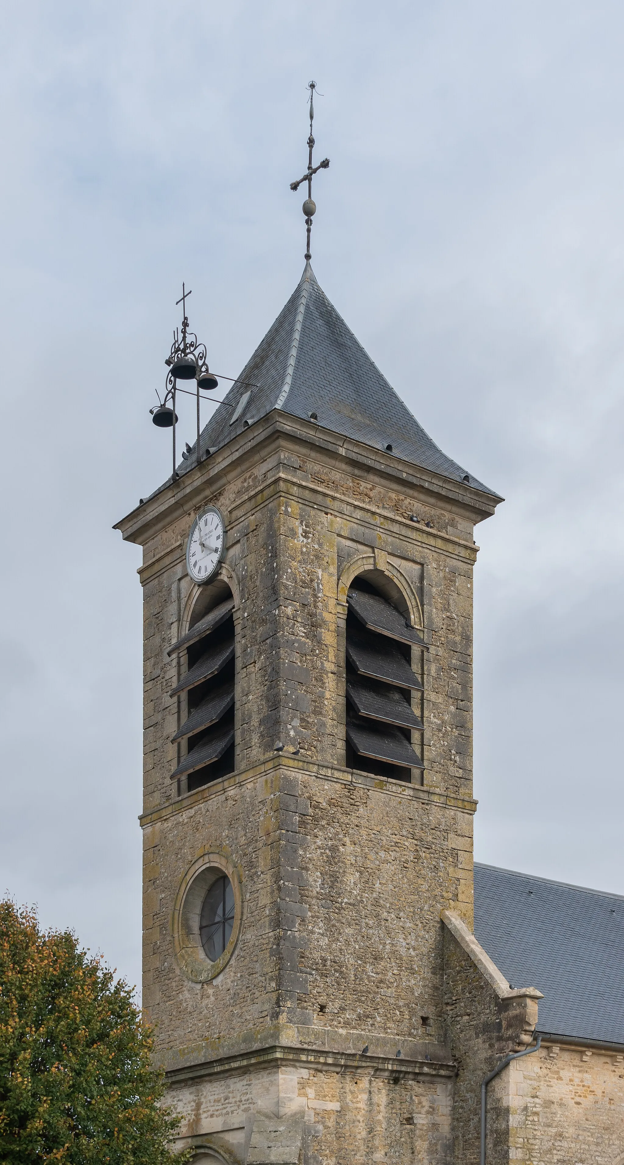 Photo showing: Bell tower of the Saint Valentine church in Lantages, Aube, France