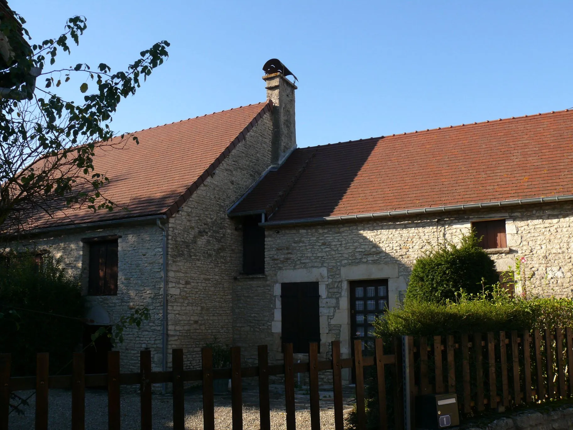 Photo showing: Street in Pargues (Aube, Champagne-Ardenne, France).