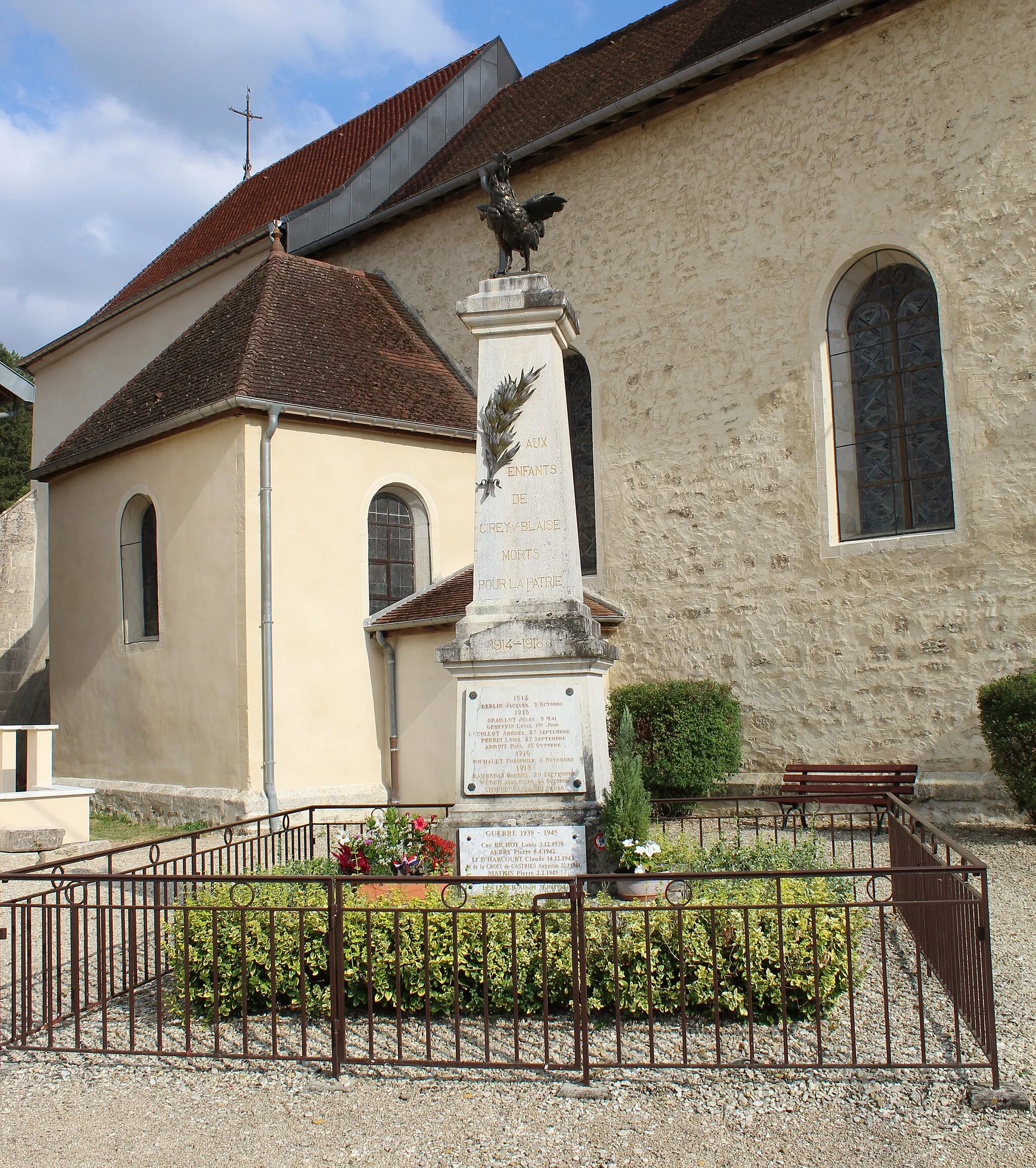 Photo showing: Le monument aux morts