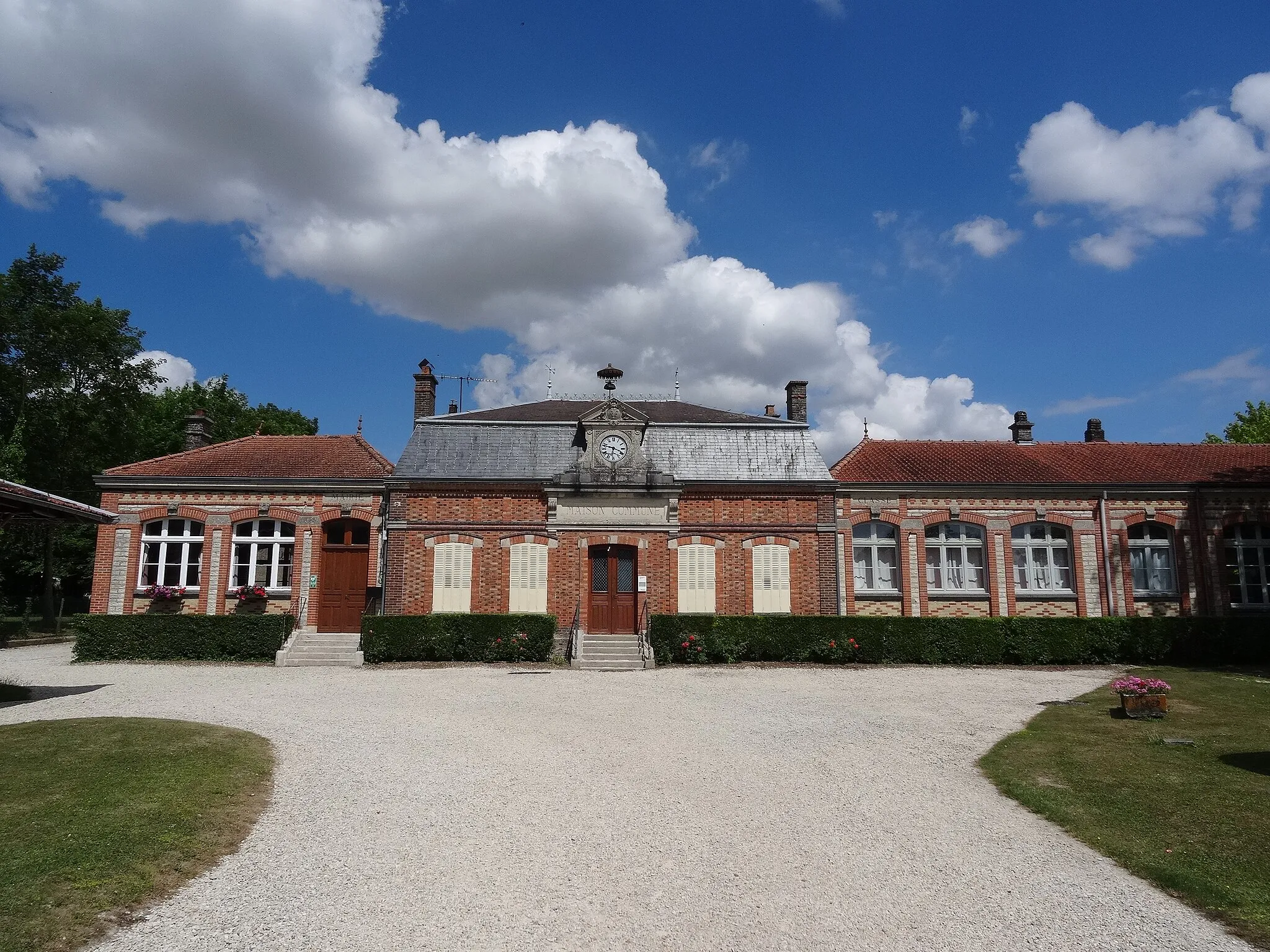 Photo showing: Maison commune à Onjon (Aube)
