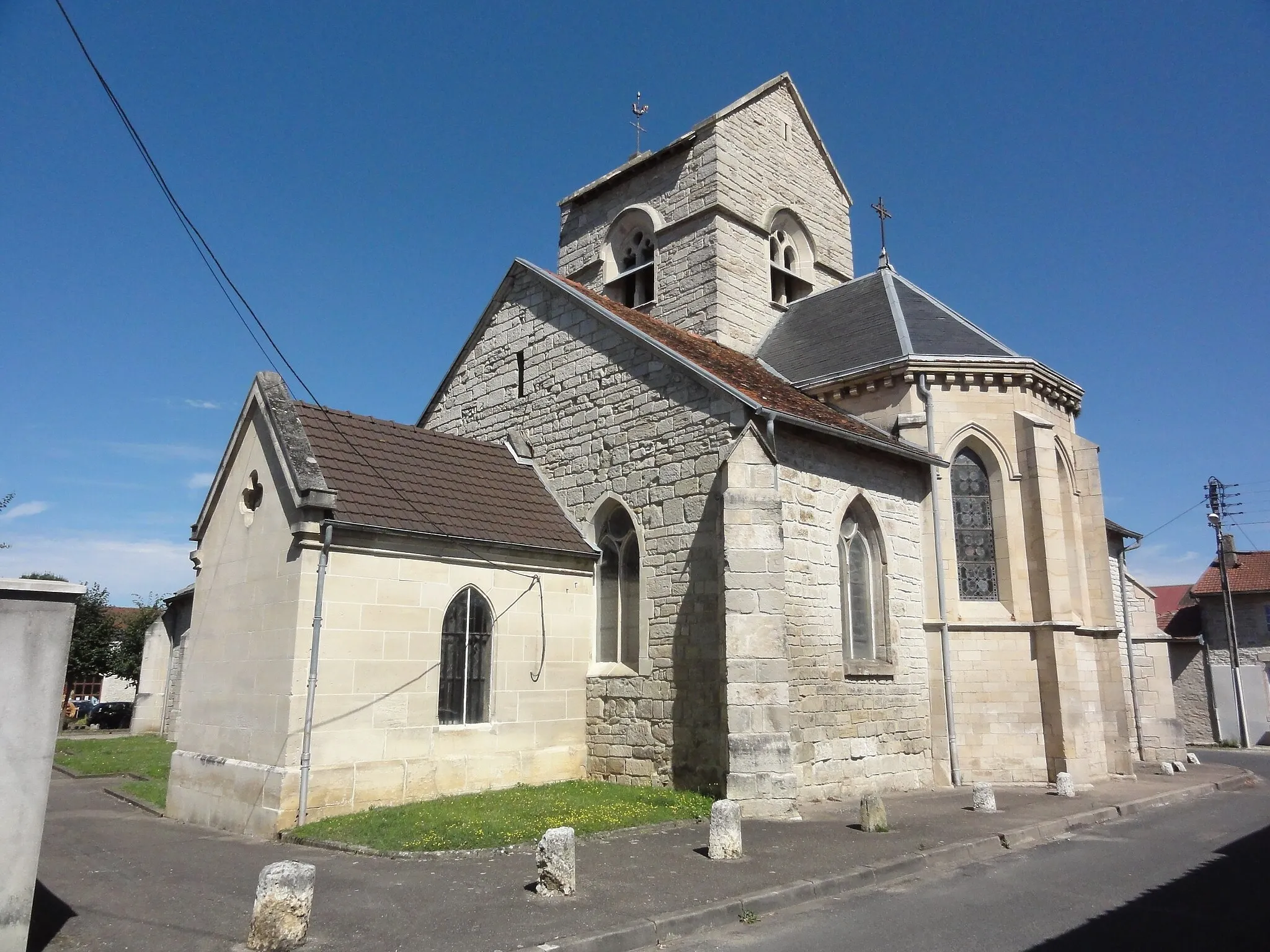 Photo showing: Chamouilley (Haute-Marne) église, sud-est