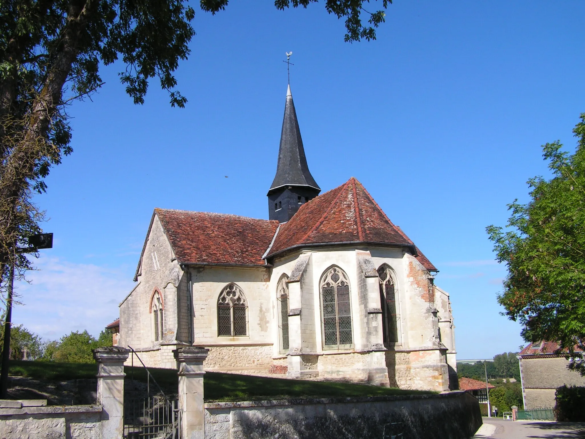 Photo showing: This building is indexed in the base Mérimée, a database of architectural heritage maintained by the French Ministry of Culture, under the reference PA00078081 .