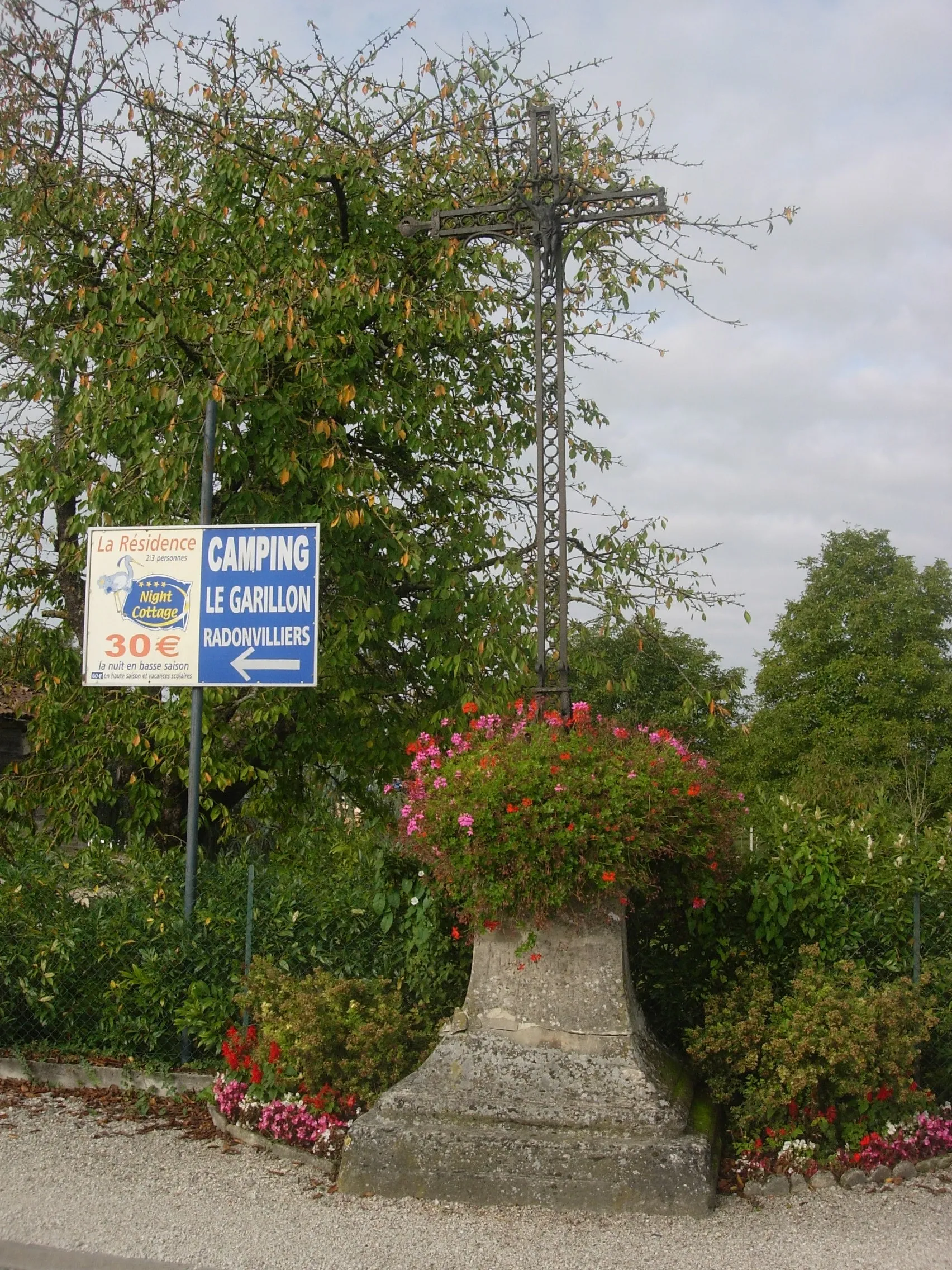 Photo showing: This building is classé au titre des monuments historiques de la France. It is indexed in the base Mérimée, a database of architectural heritage maintained by the French Ministry of Culture, under the reference PA00078058 .