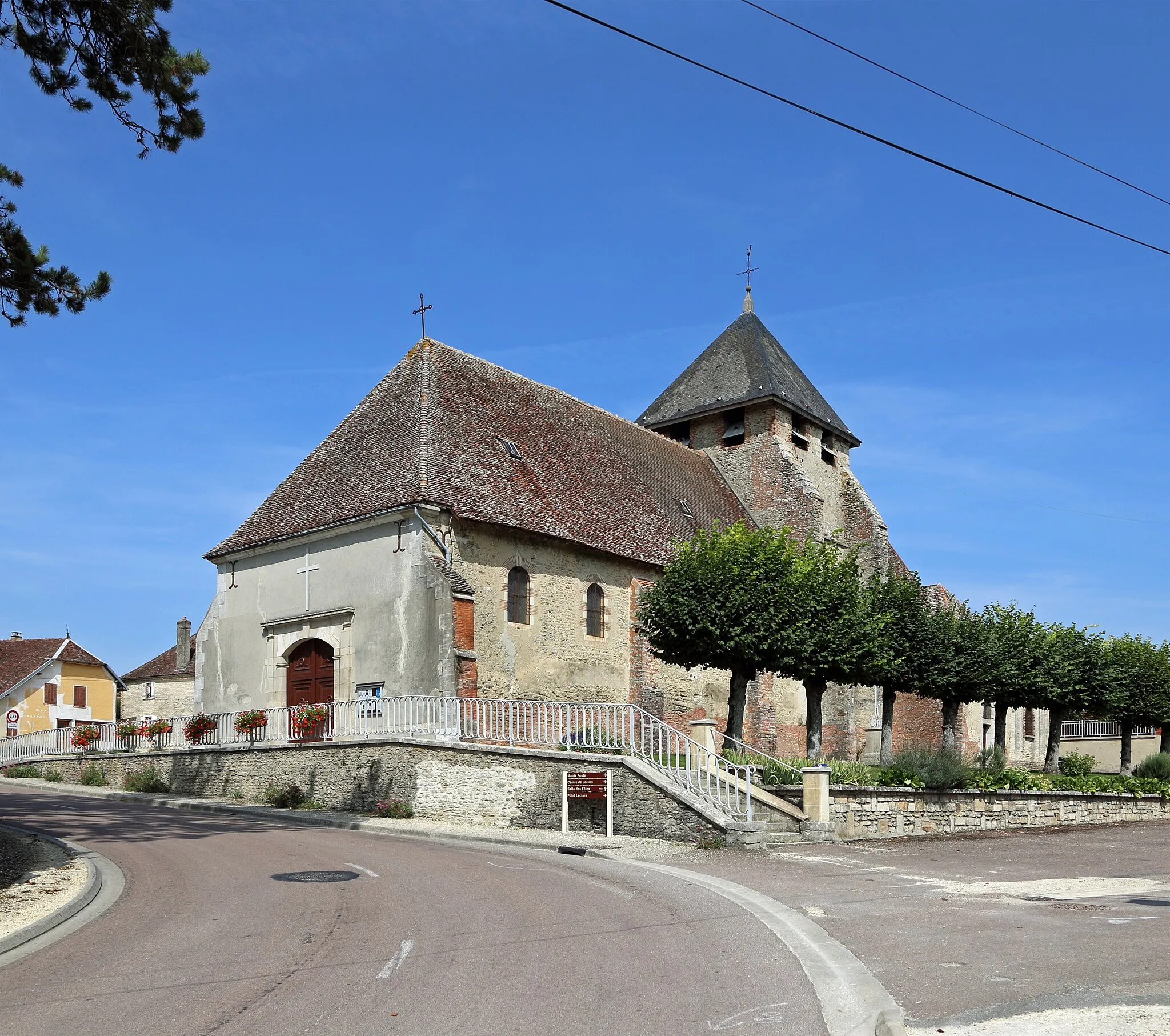 Photo showing: This building is indexed in the base Mérimée, a database of architectural heritage maintained by the French Ministry of Culture, under the reference PA00078085 .