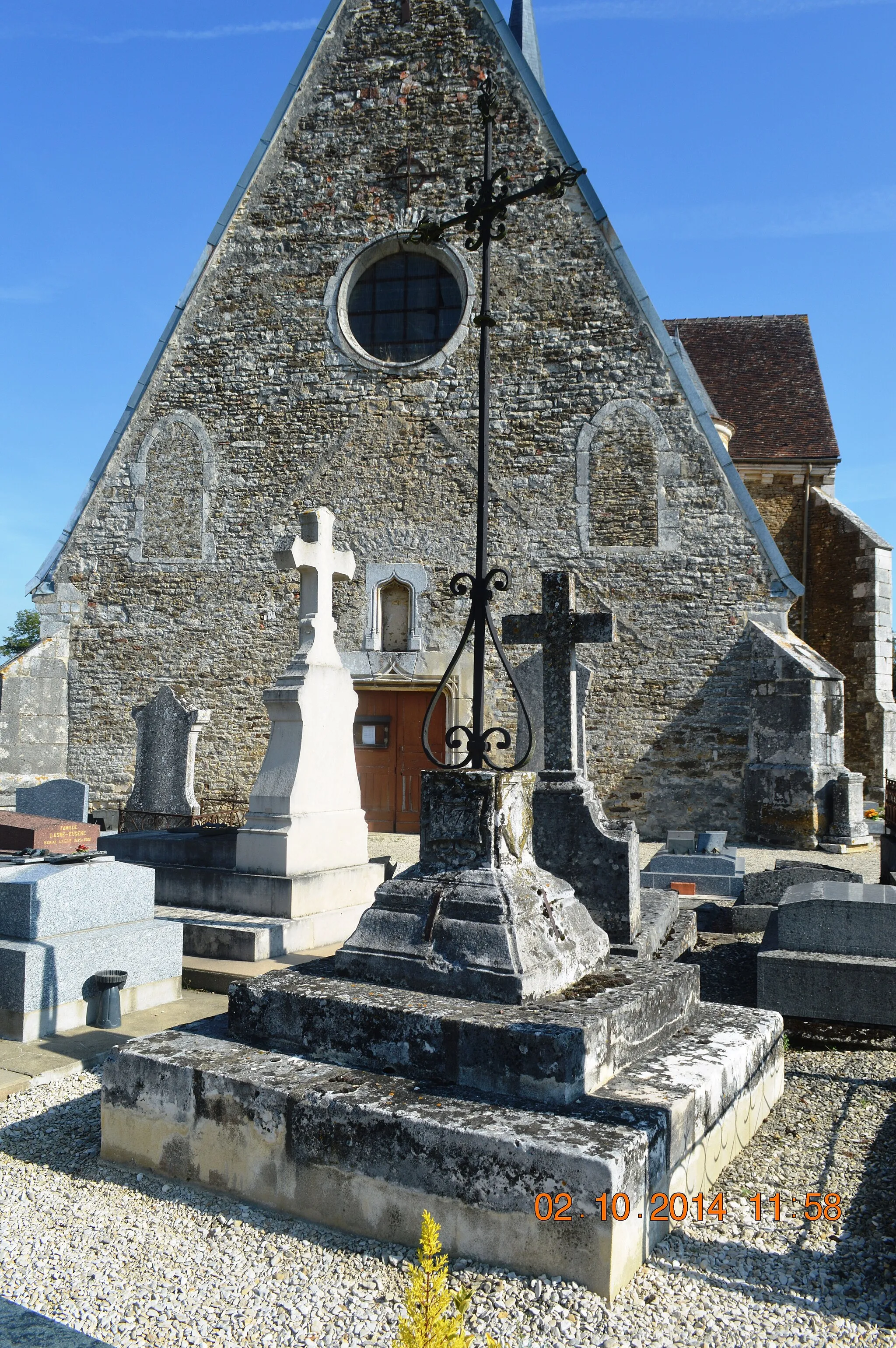 Photo showing: The Cemetery Cross