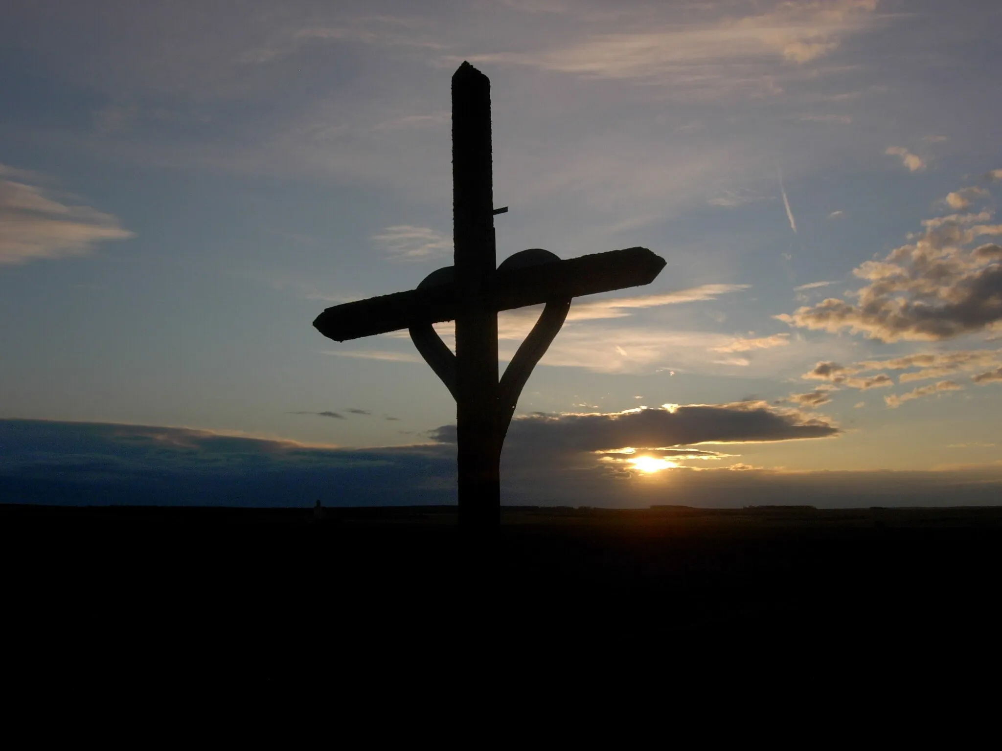 Photo showing: Croix de chemins de Dierrey-Saint-Pierre, route de Prunay-Belleville