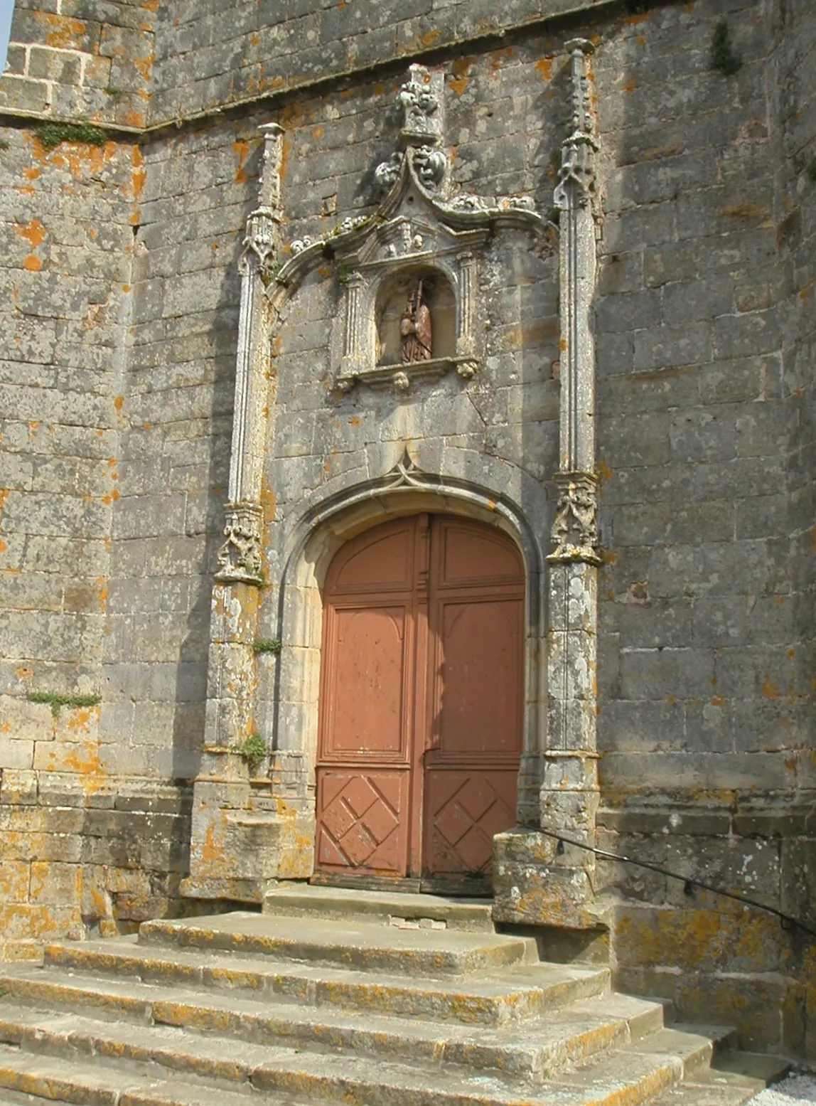 Photo showing: Entrée de l'église de Poinson-lès-Fayl