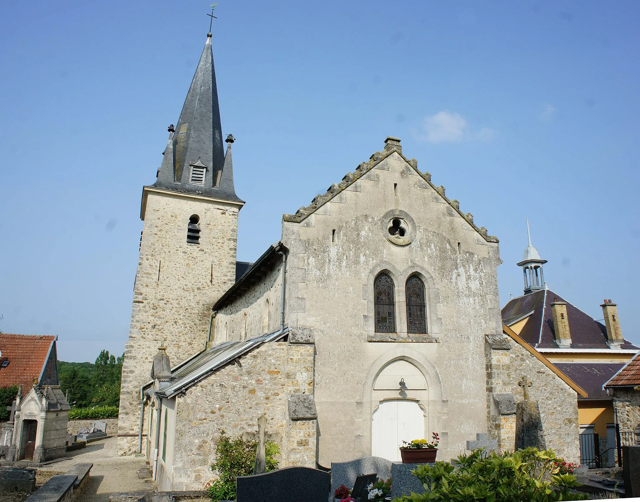 Photo showing: L'église de Ville en Selve.