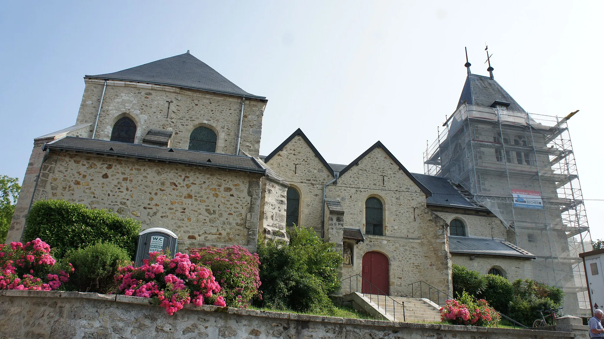 Photo showing: Côté nord de l'église à Ludes .