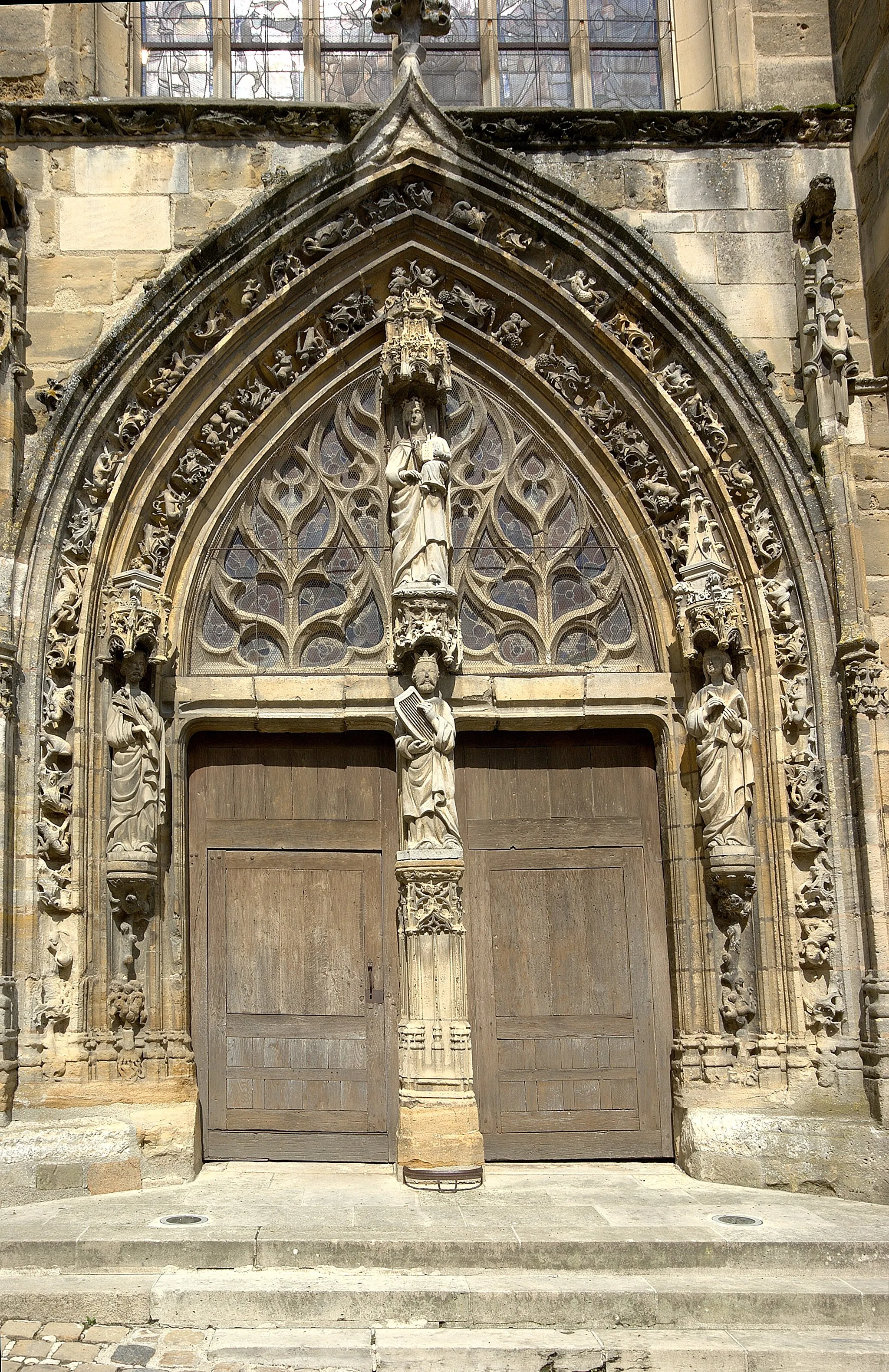 Photo showing: Portal of Saint-Trésain church, Avenay, Marne, France.