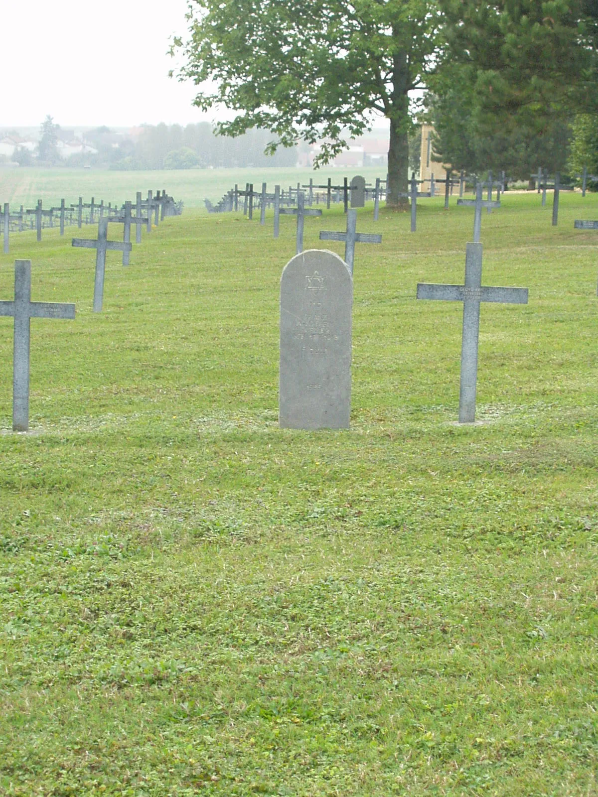 Photo showing: Le cimetière militaire allemand de Marfaux