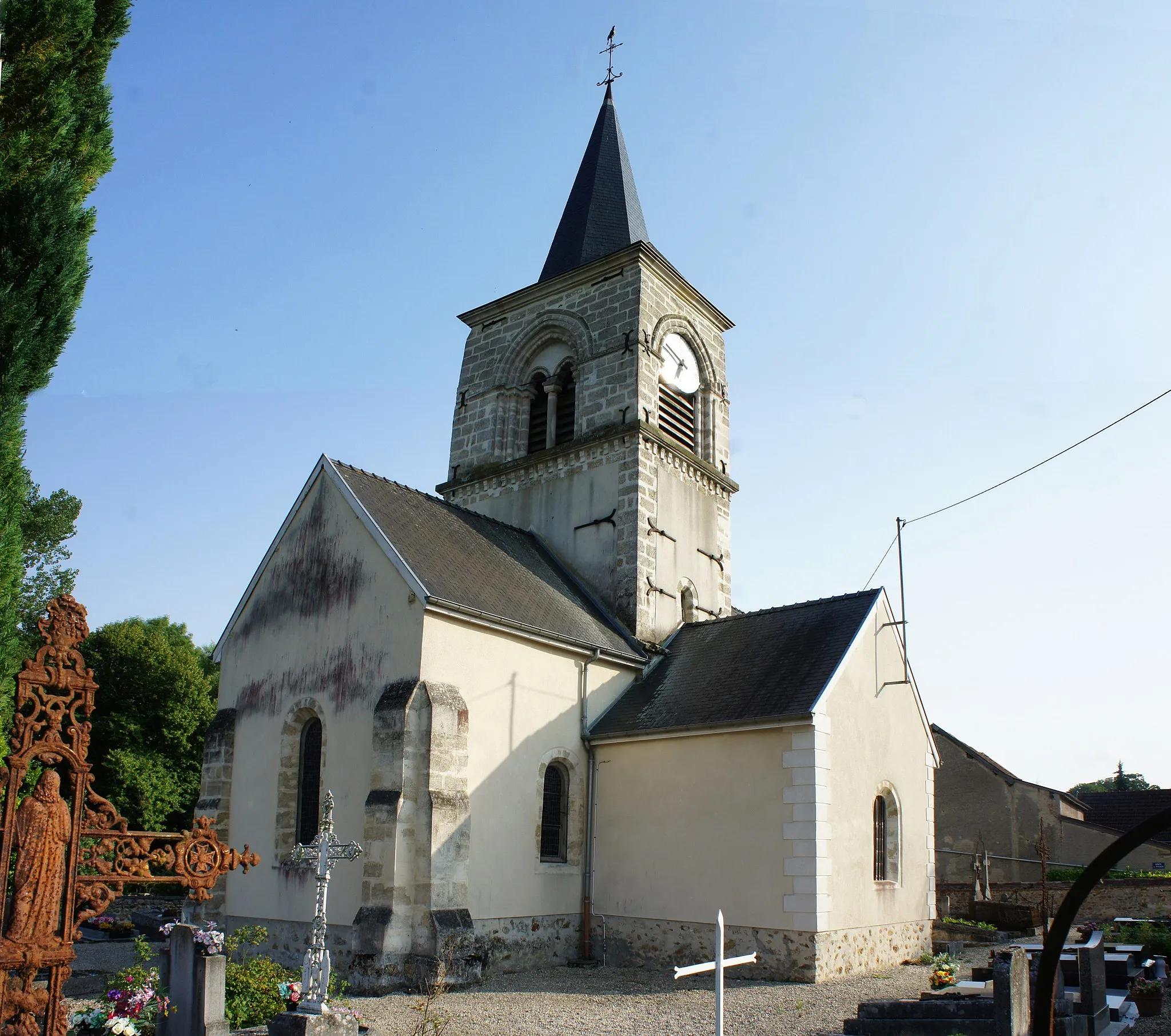 Photo showing: Vue de Tauxières-Mutry . Bras nord de l'église .