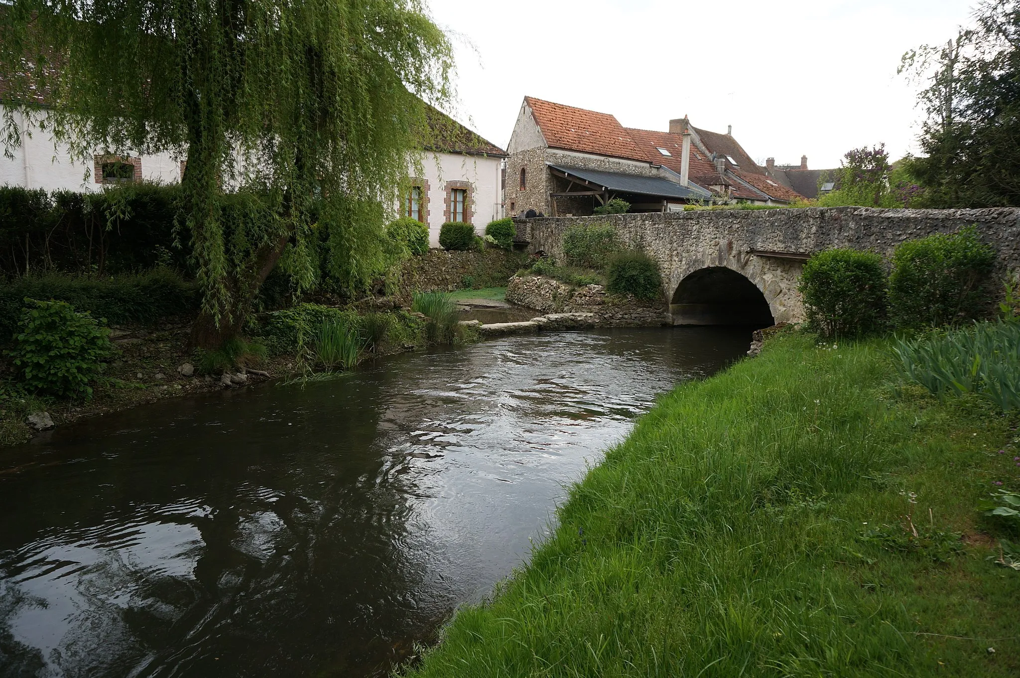 Photo showing: du village du Le Thoult-Trosnay.