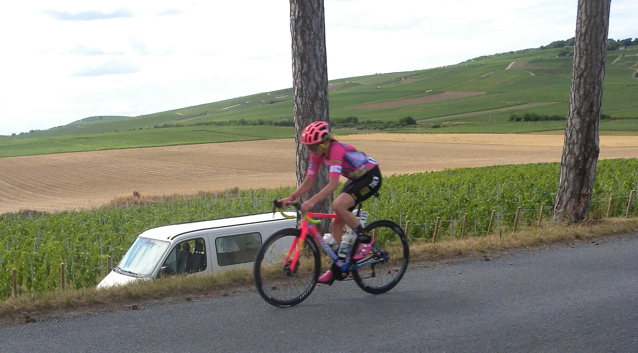 Photo showing: Emily Newsom après la descente de Mutigny.