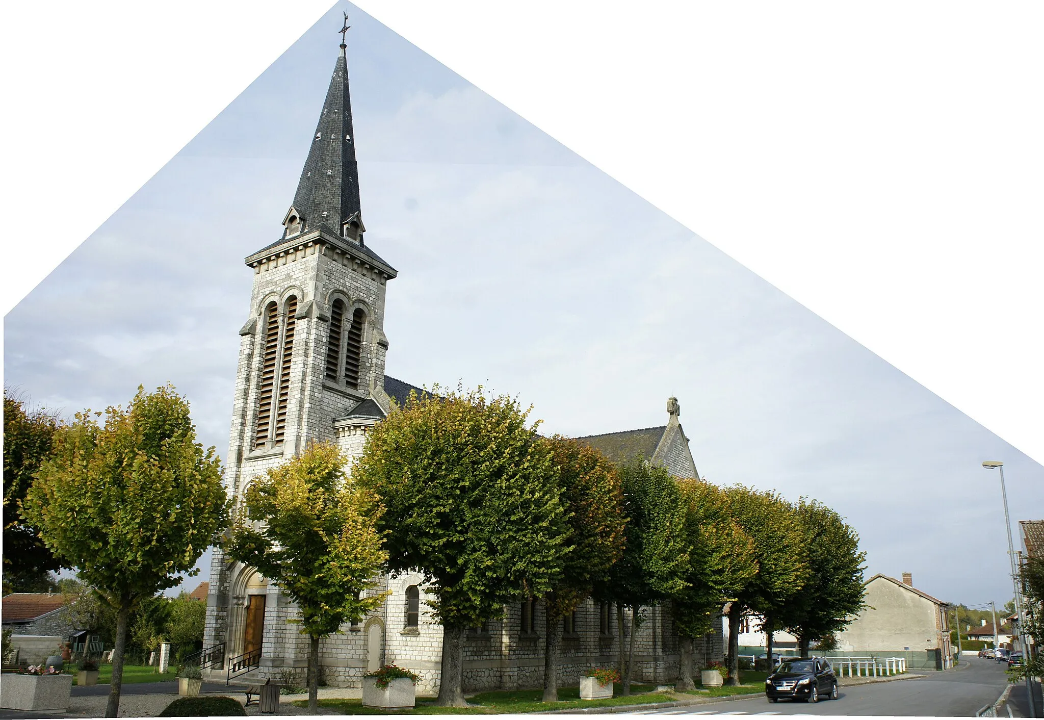 Photo showing: Une vue de l'église de Beaumont.