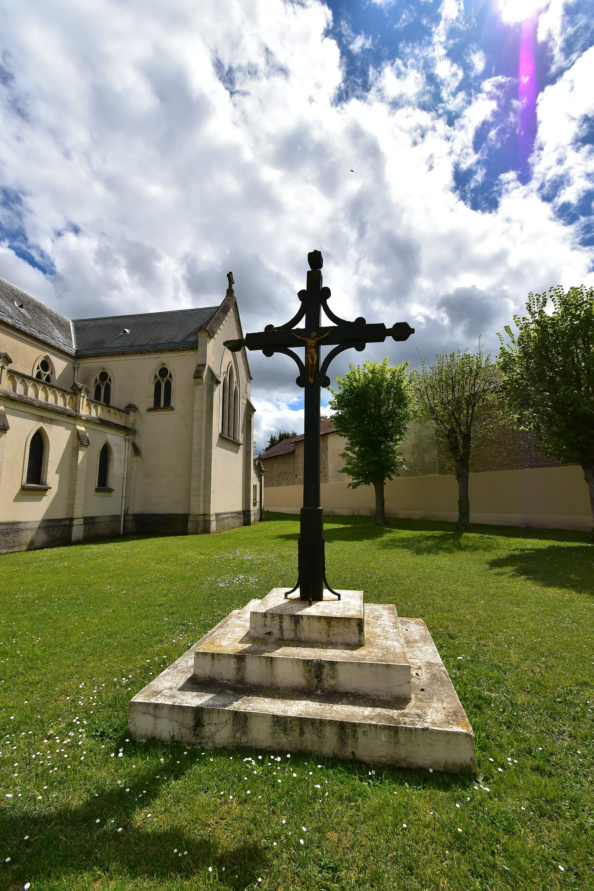 Photo showing: L'église Saint-Timothée-et-Saint-Apollinaire de Gueux dans la Marne.