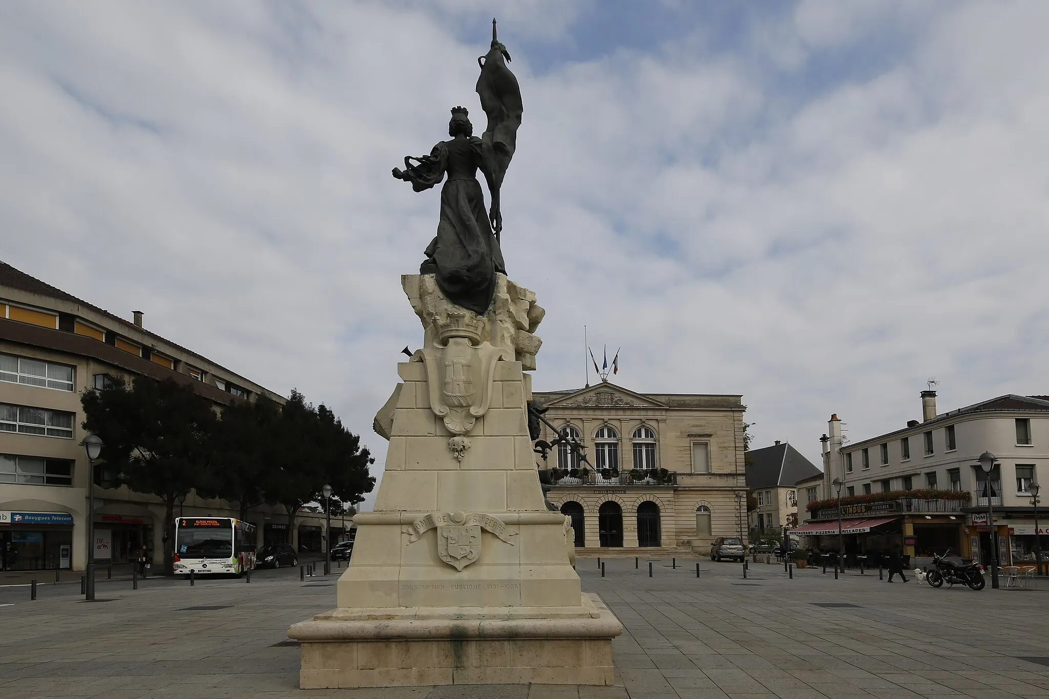 Photo showing: Hôtel de ville de Saint-Dizier.