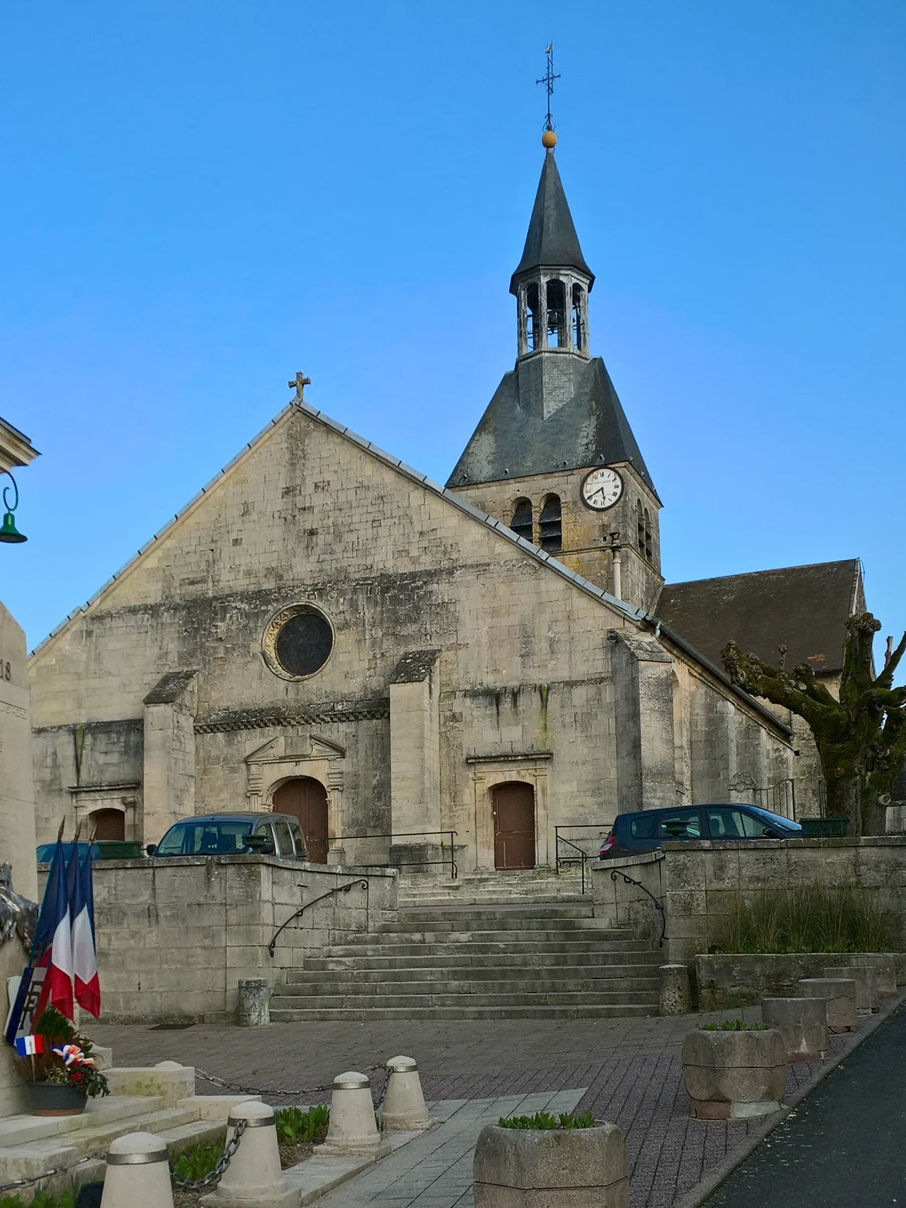 Photo showing: Dommartin-le-Saint-Père, église Saint-Martin.