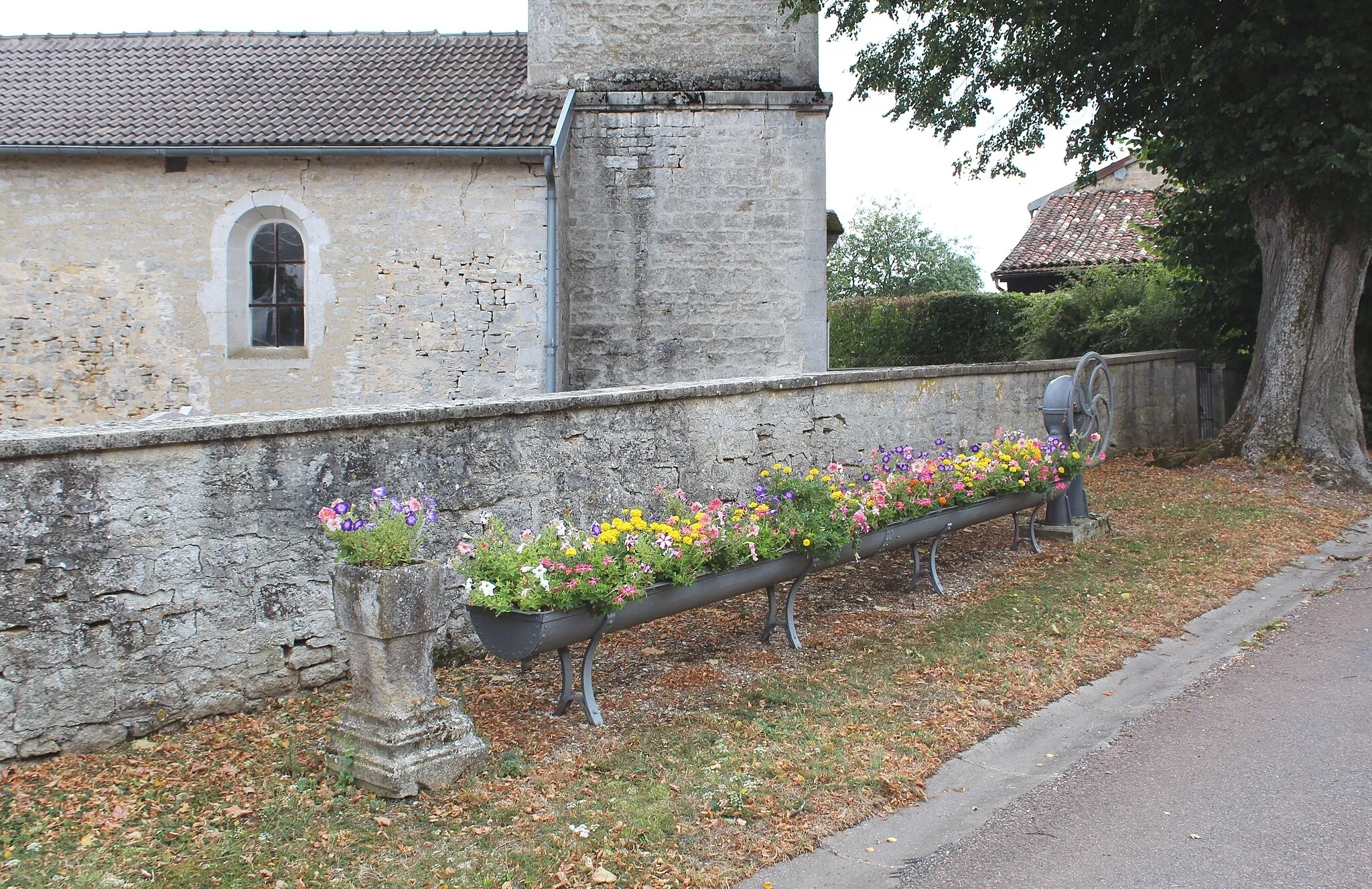 Photo showing: Fleurissement des rues.