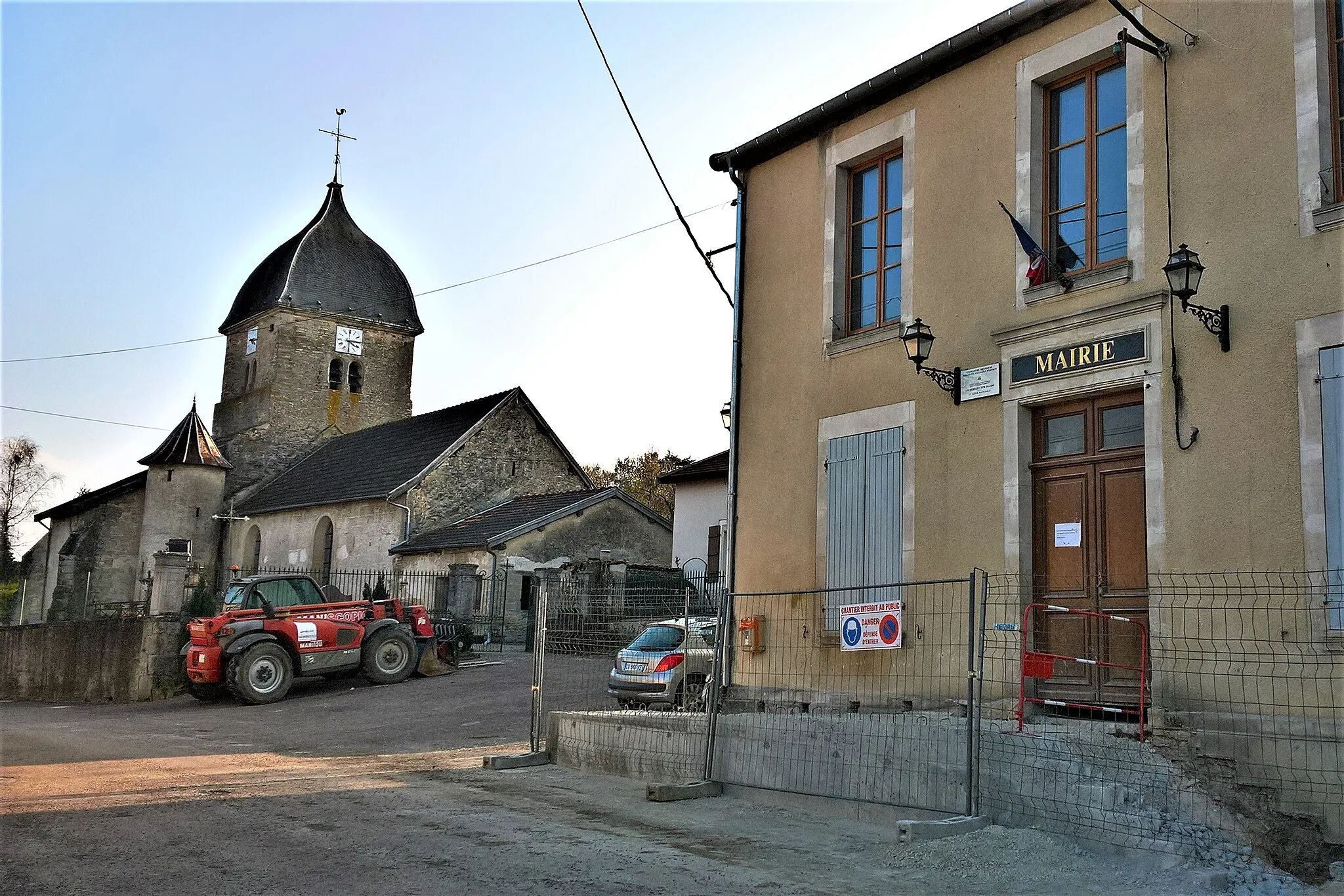 Photo showing: Courcelles-sur-Blaise, mairie, église
