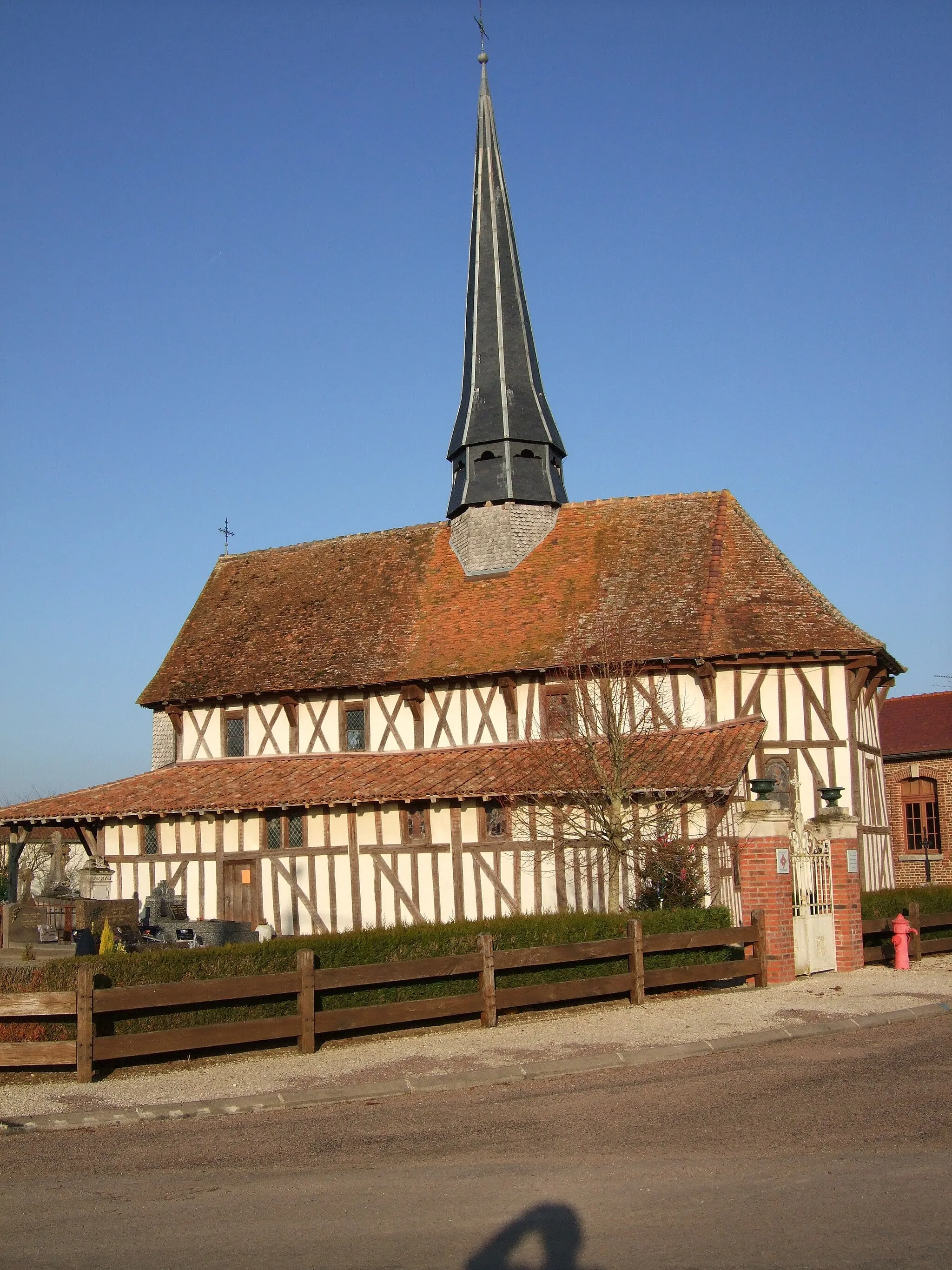 Photo showing: Eglise à pans de bois du 16ème siècle