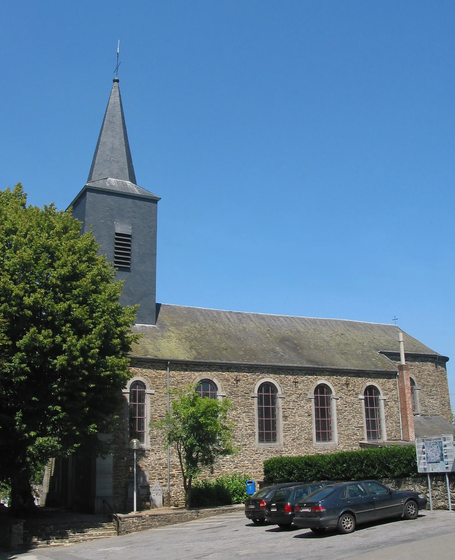 Photo showing: Daverdisse (Belgium), St. Peter's church.