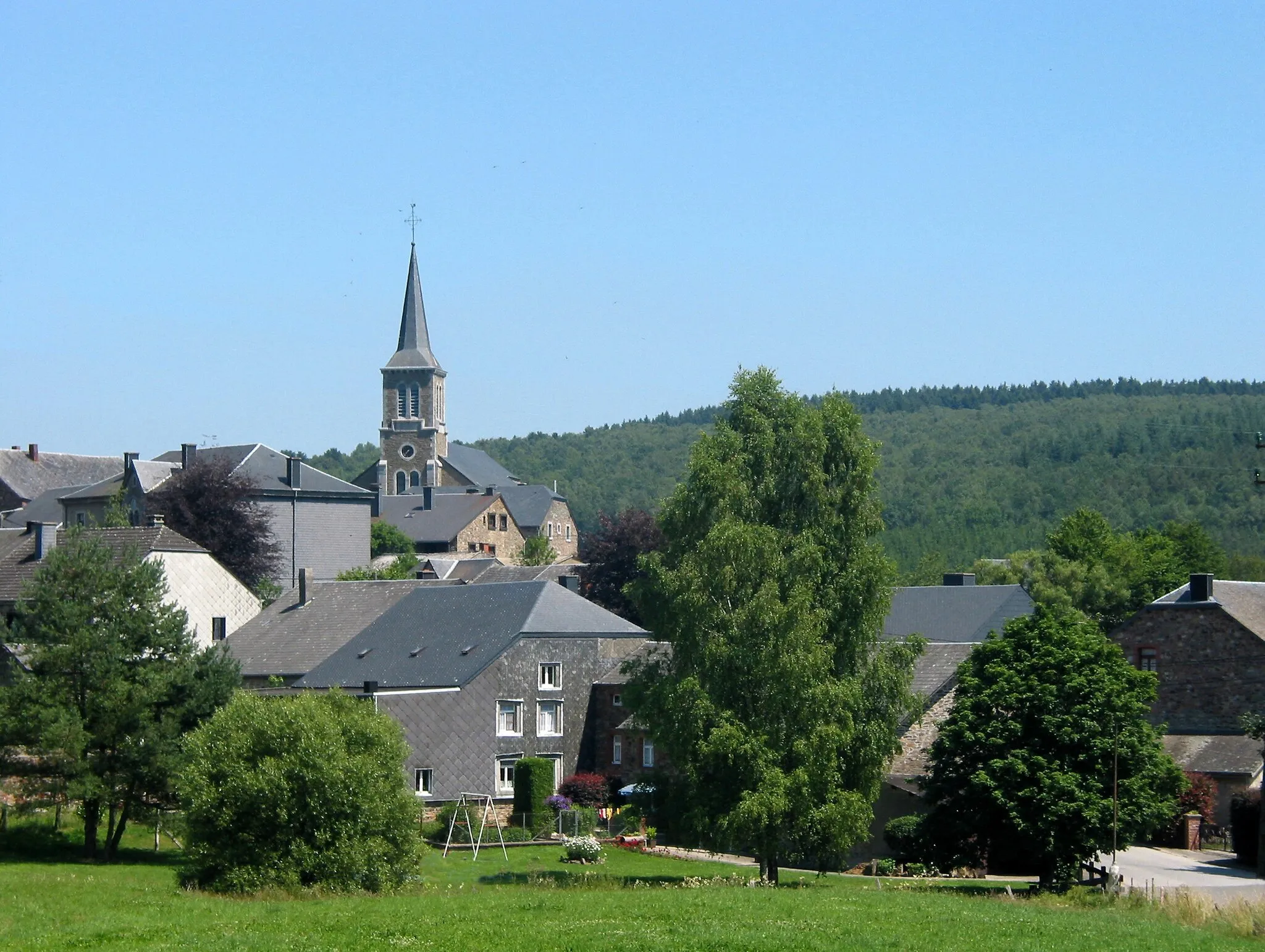 Photo showing: Gembes (Belgium) : neighborhood of Our Lady of the Assumption's Church (1878-1879).