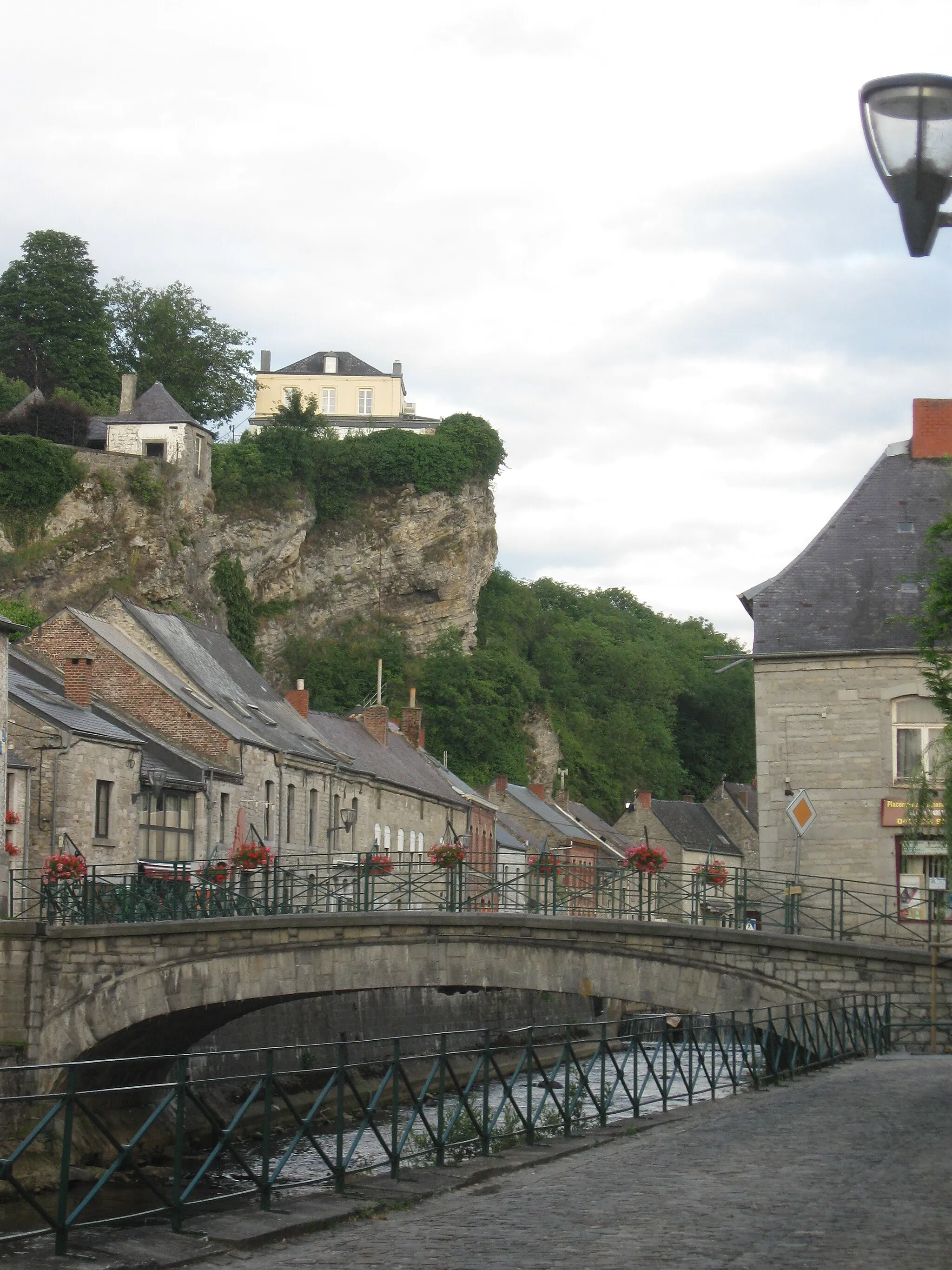 Photo showing: grand pont et la falaise