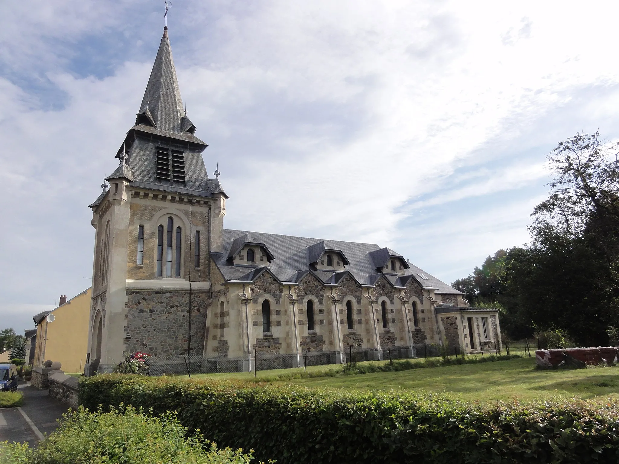 Photo showing: Gué-d'Hossus (Ardennes) église, vue du sud-ouest