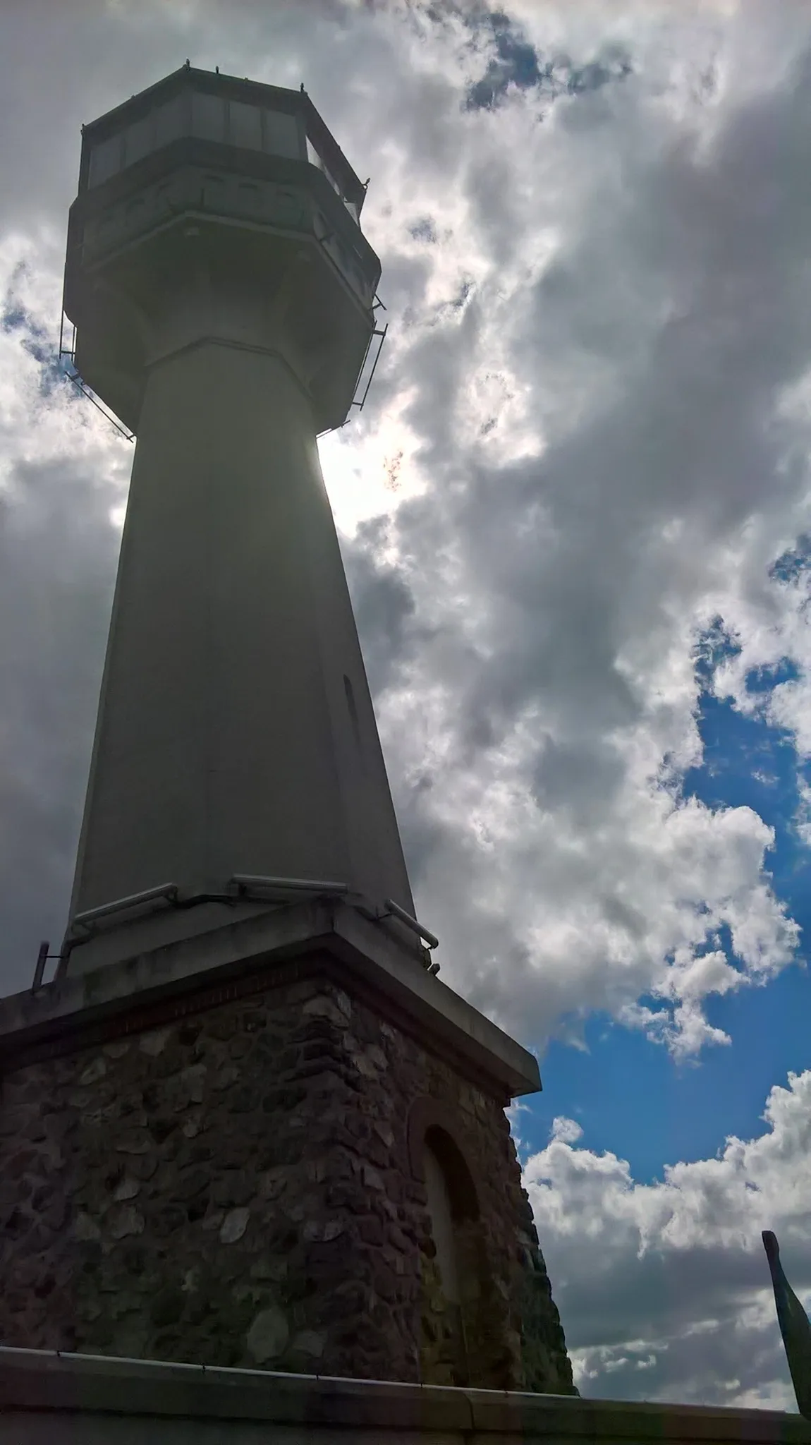 Photo showing: Phare de Verzenay. Anciennement propriété d'une maison de champagne, aujourd'hui propriété communale.