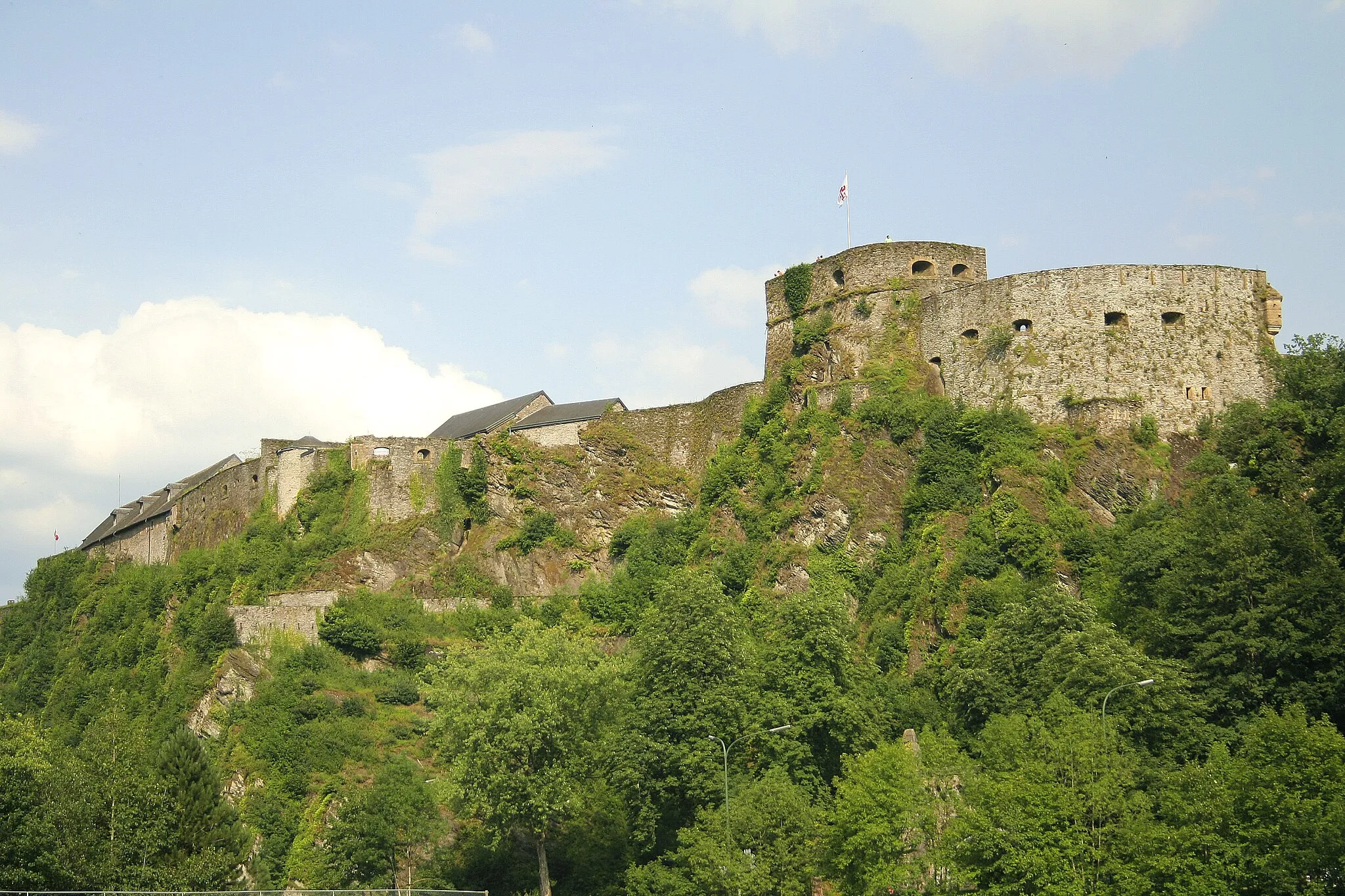 Photo showing: Bouillon (Belgium): western part of the castle (13th–19th centuries).