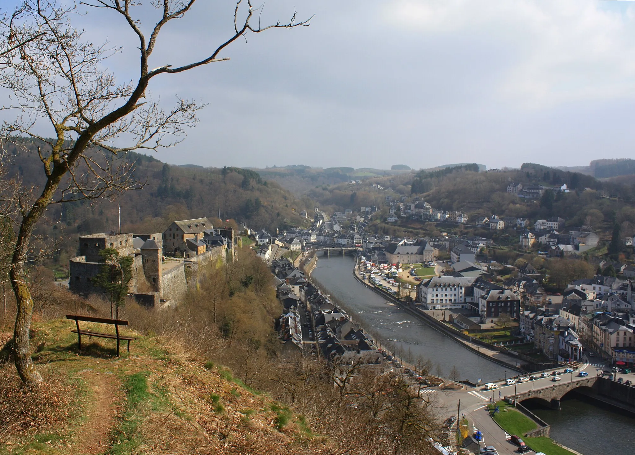 Photo showing: Castle of Bouillon with the city in the background